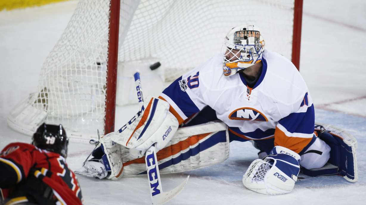 Flames beat Islanders 5-2 for 7th straight victory