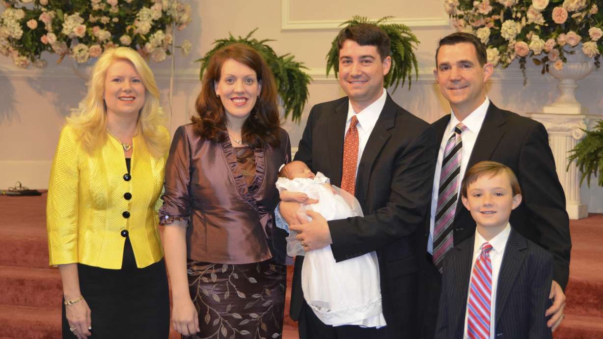 Ex-sect members tell AP: Prosecutors obstructed abuse cases