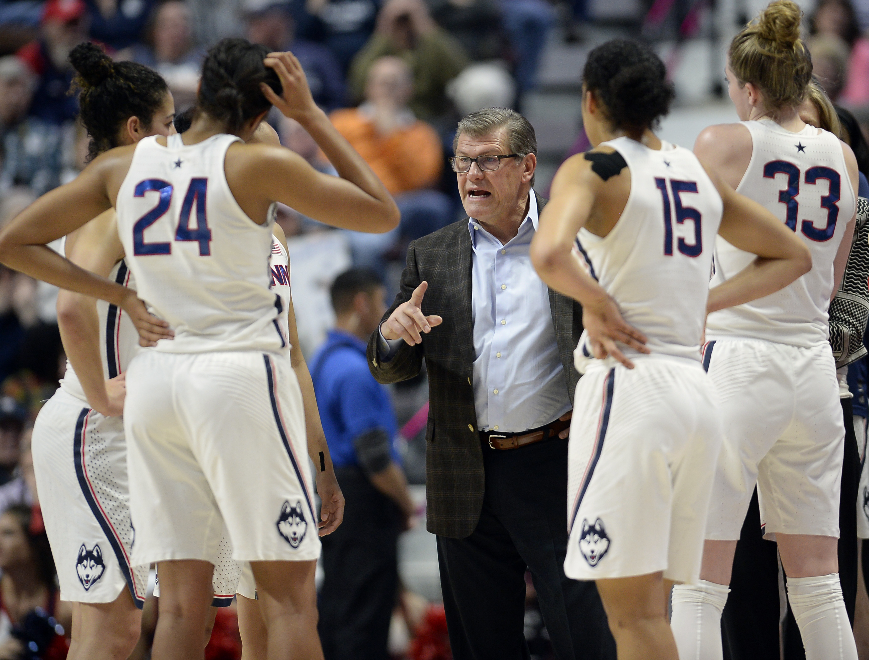 UConn still No. 1, Creighton enters AP women's hoops poll