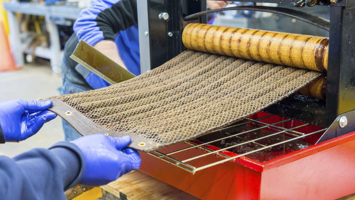 Scientists tweak seat cushion material to clean oil spills