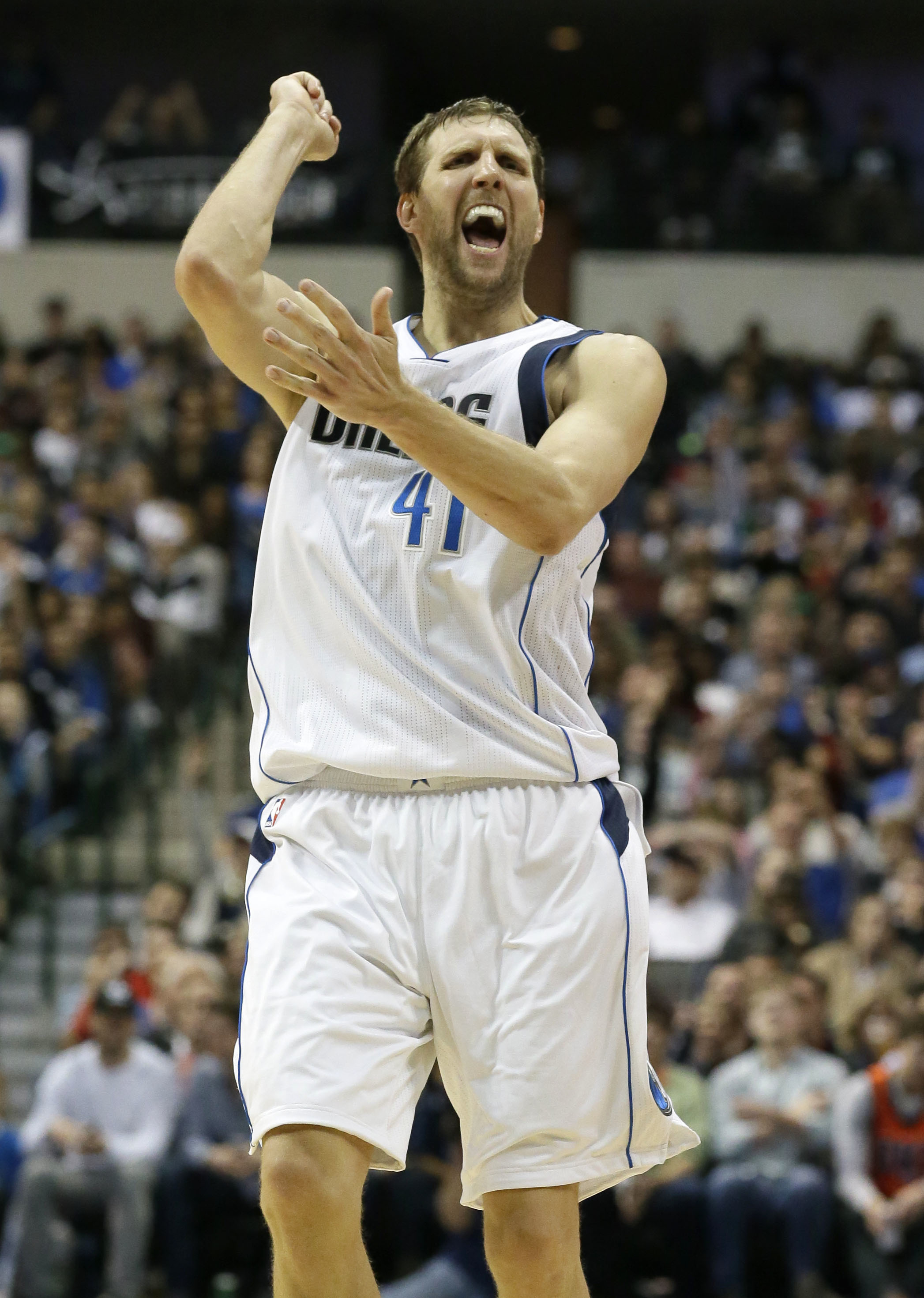 Mavs' Dirk Nowitzki reaches cusp of NBA's 30,000-point club