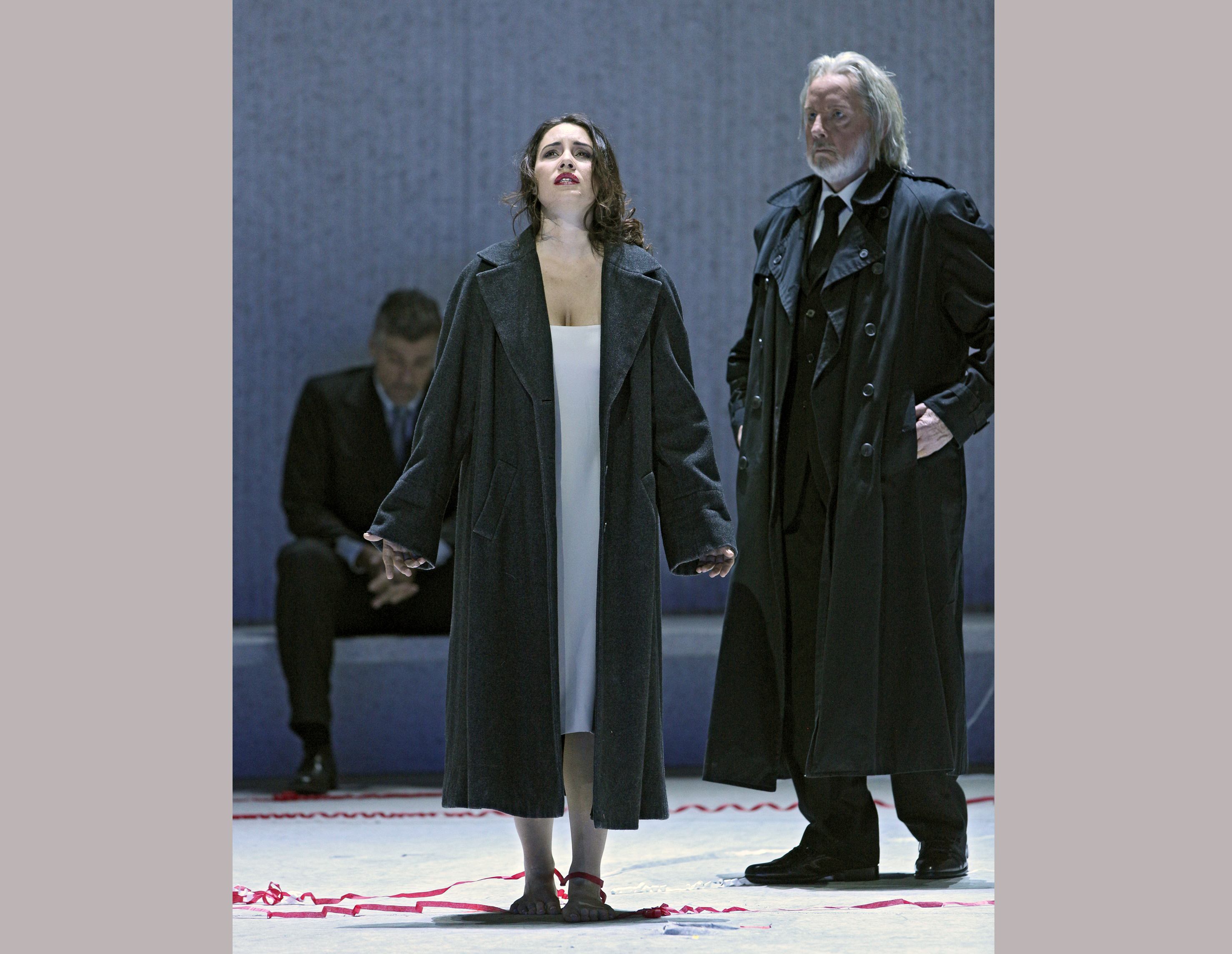 Vet singer plays Doctor Grenvil in Met Opera's 'Traviata'