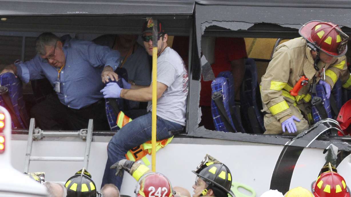 The Latest: Bus was carrying tour from Texas senior center