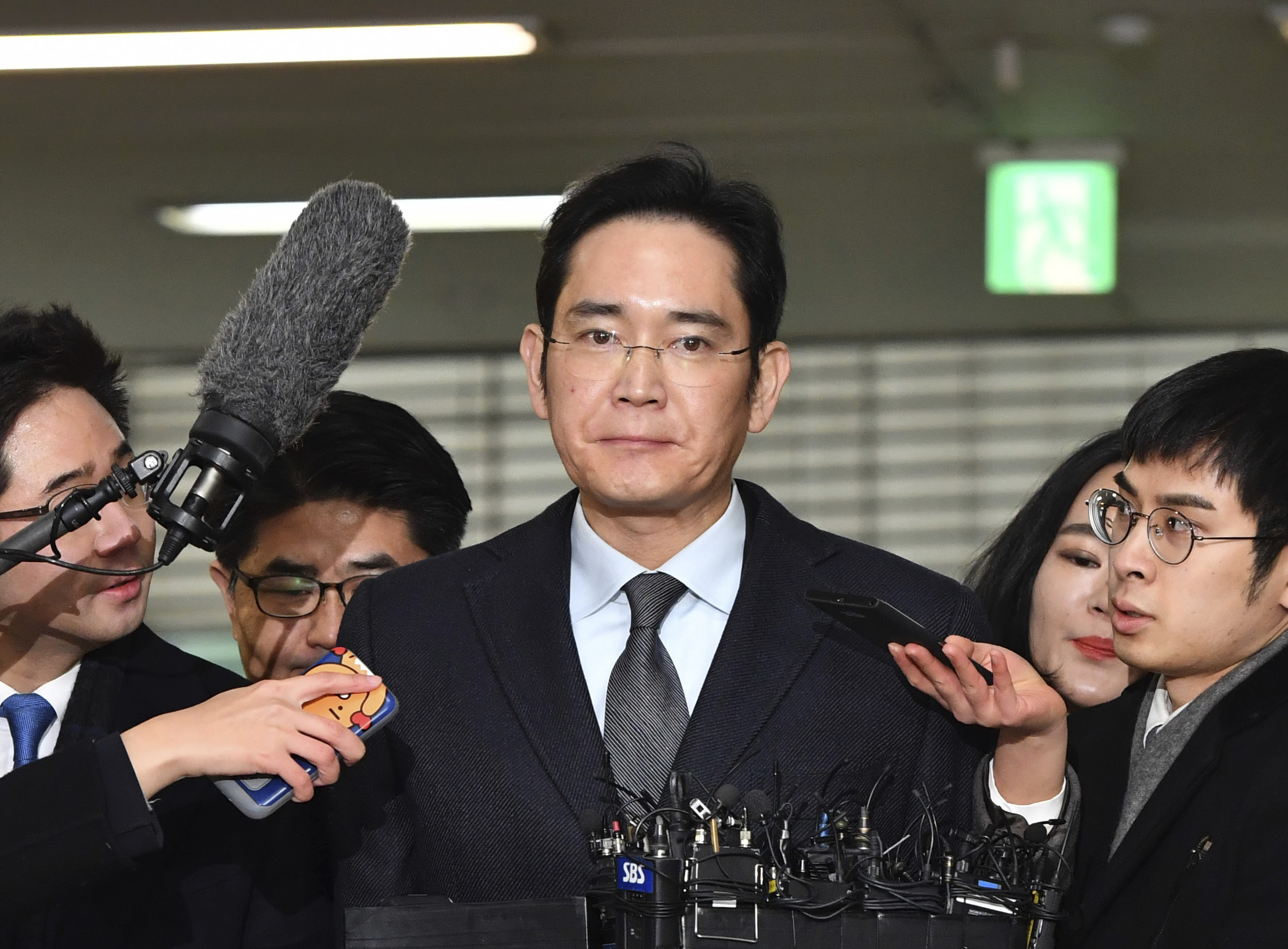 Key issues in trial of Samsung heir charged with bribery