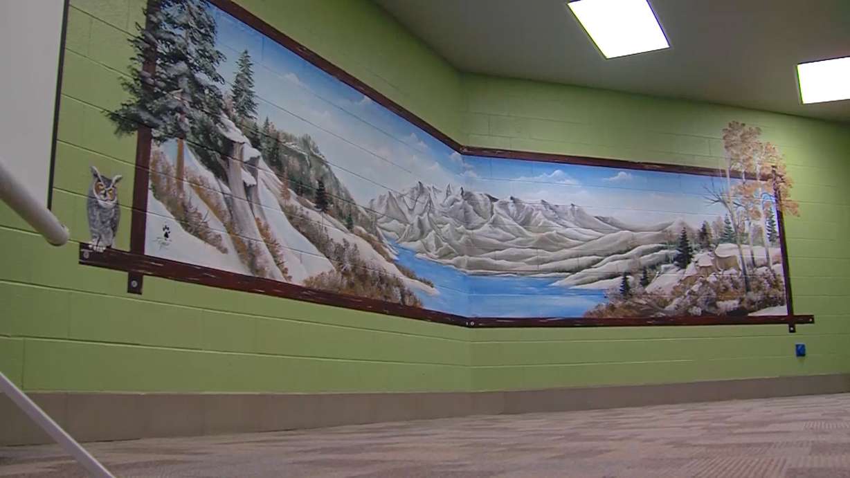 Former inmate Jeffrey Grace’s large-scale murals now adorn several rooms inside the Salt Lake County and Oxbow jails. (KSL TV)