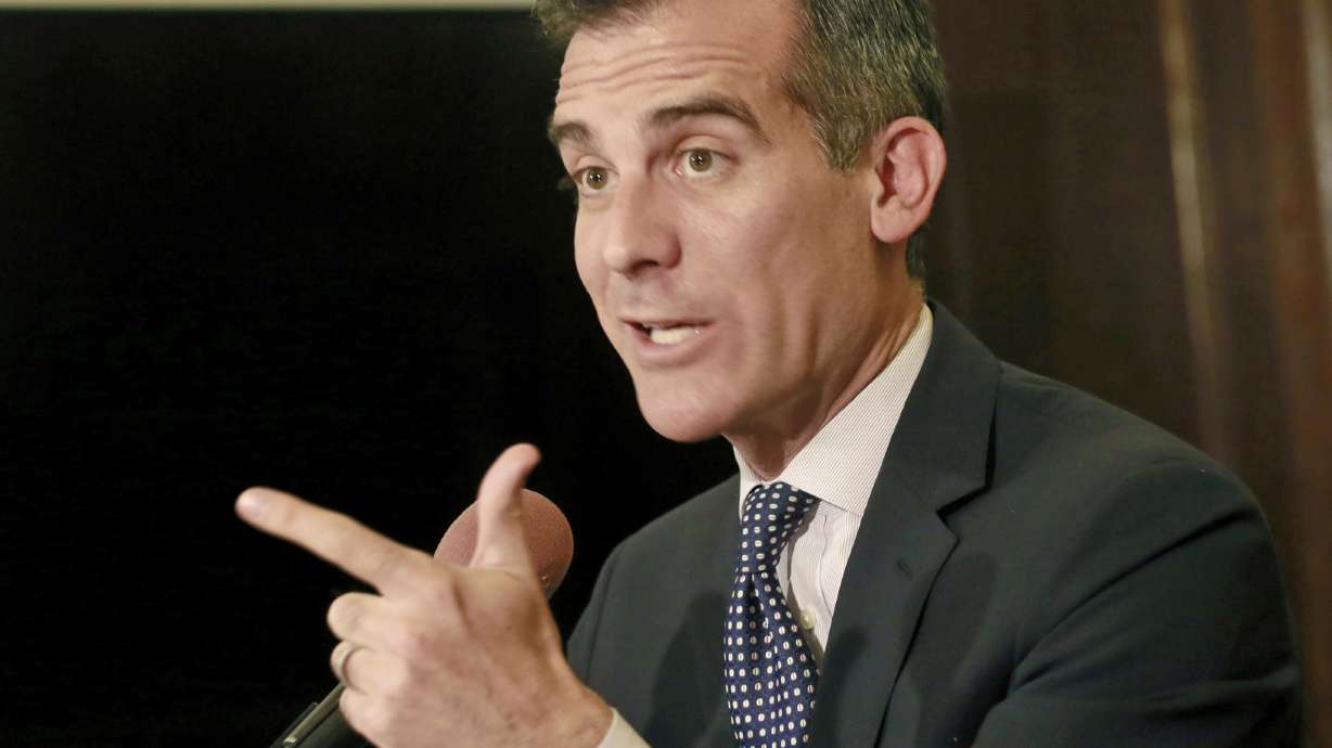 Los Angeles Mayor Eric Garcetti easily wins second term