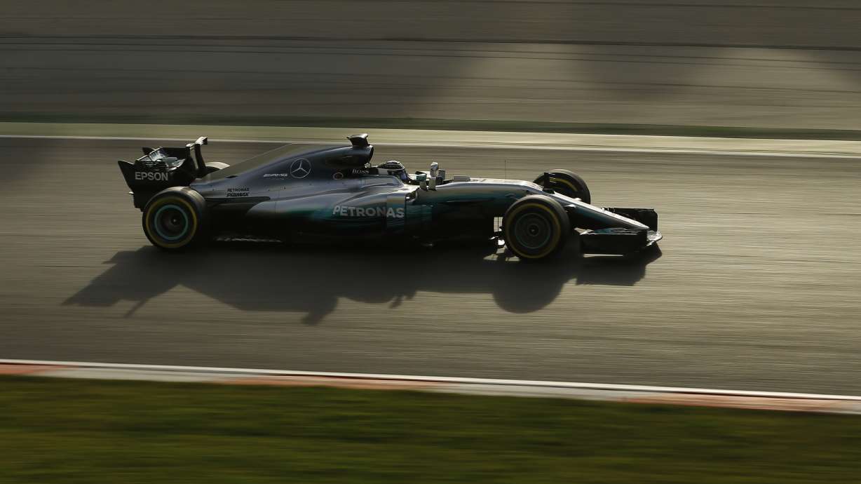 Bottas ahead again in F1 testing; Massa close behind