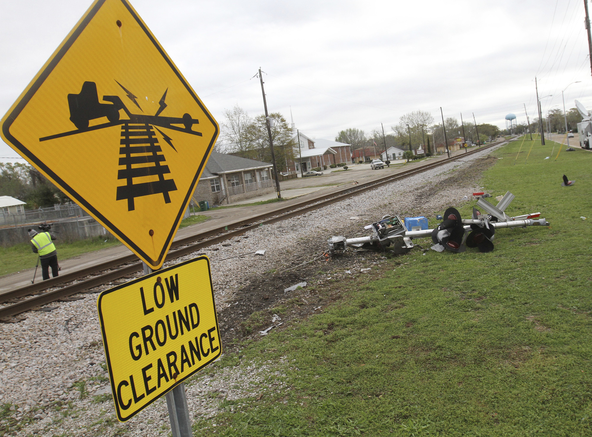 The Latest: NTSB: Fatal rail crossing not on tour bus route