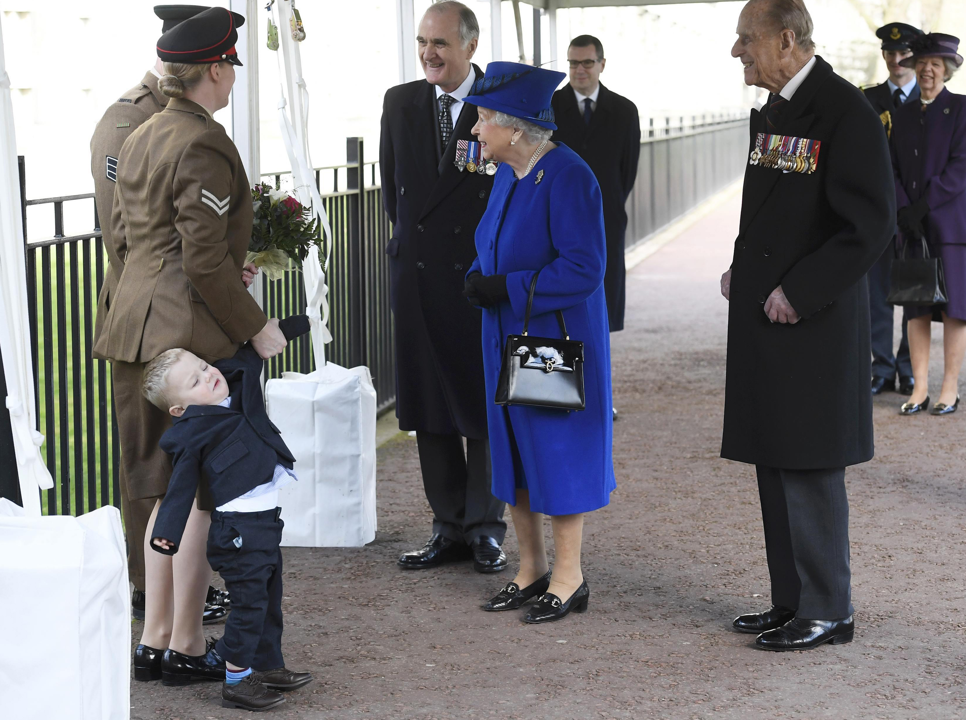 Royal tantrum! Boy throws fit meeting Queen Elizabeth II