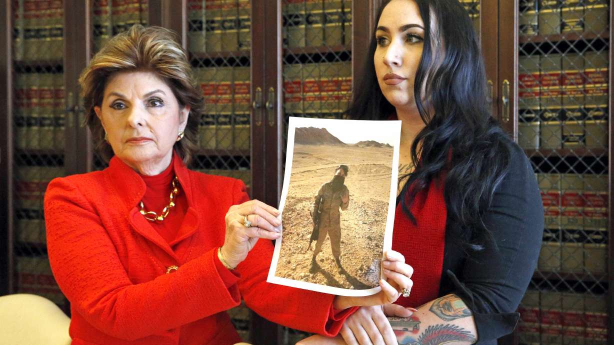 Top Marine asks women to 'trust us' in nude-photo inquiry