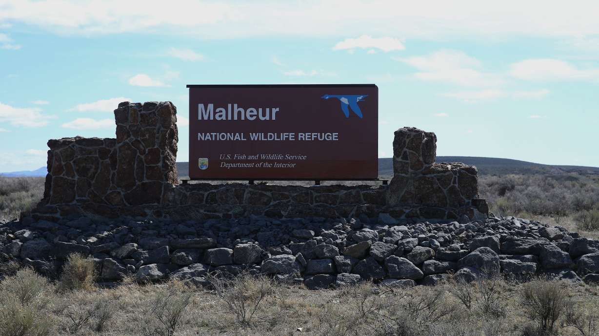 Jury convicts 2 of conspiracy in Oregon ranching standoff