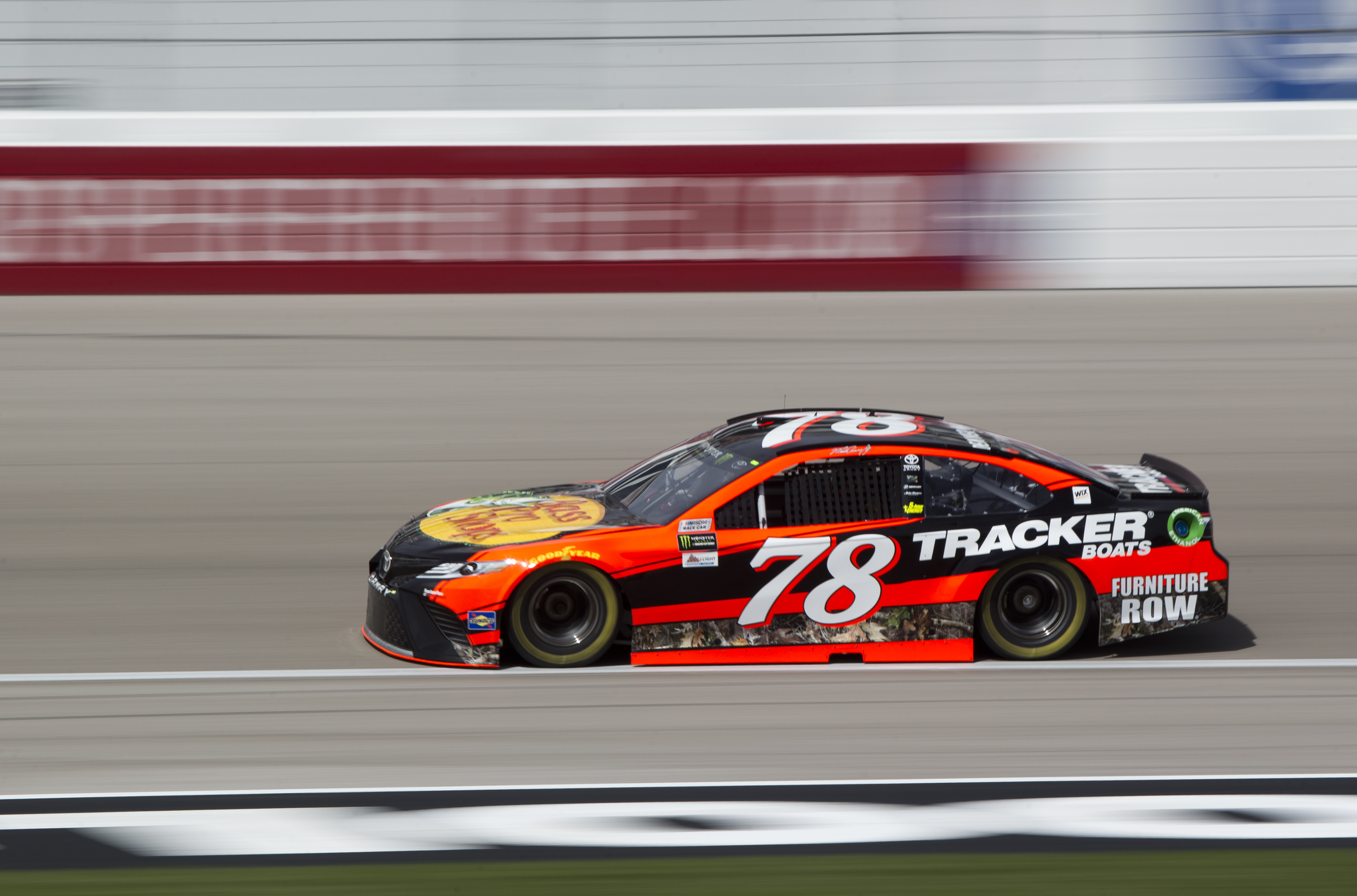Ford a cut above Chevy, Toyota early in NASCAR Cup season