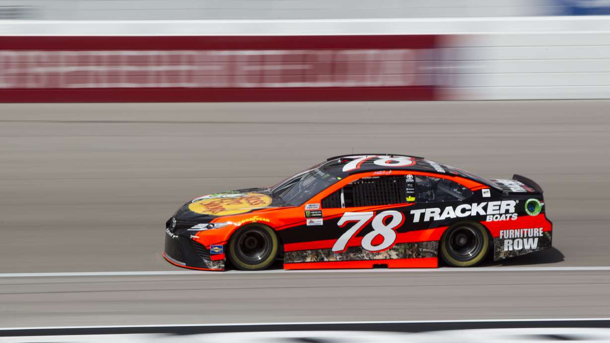 Ford a cut above Chevy, Toyota early in NASCAR Cup season