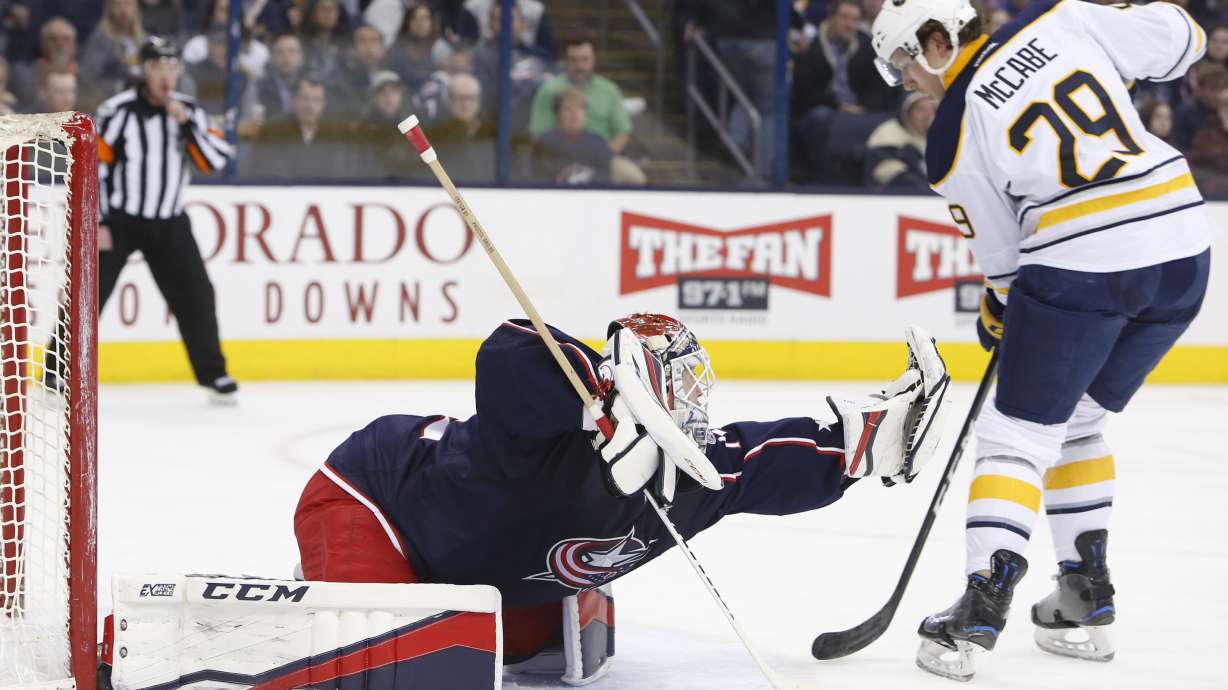 Jenner breaks late tie, Blue Jackets beat Sabres 4-3