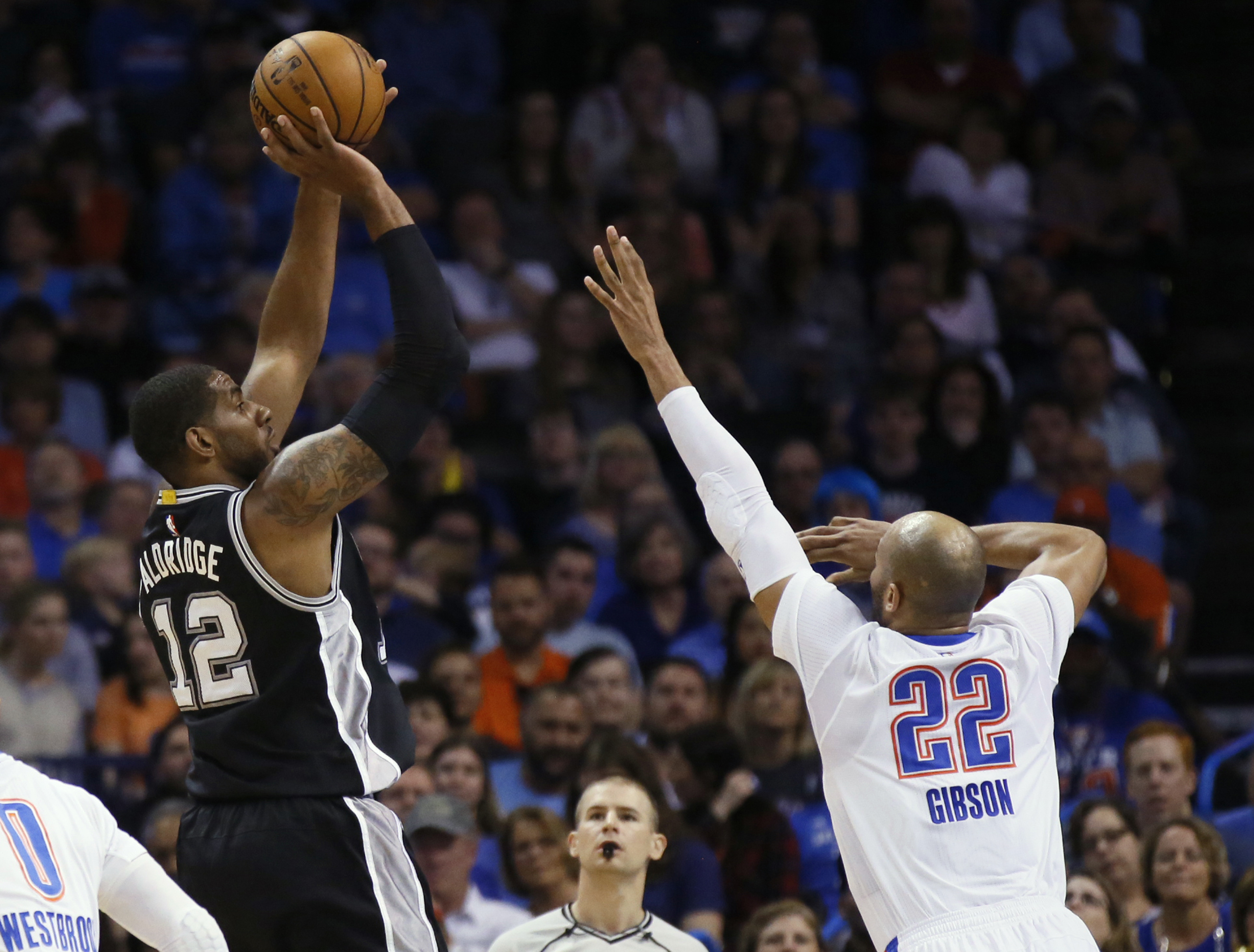 Spurs forward LaMarcus Aldridge out with heart arrhythmia