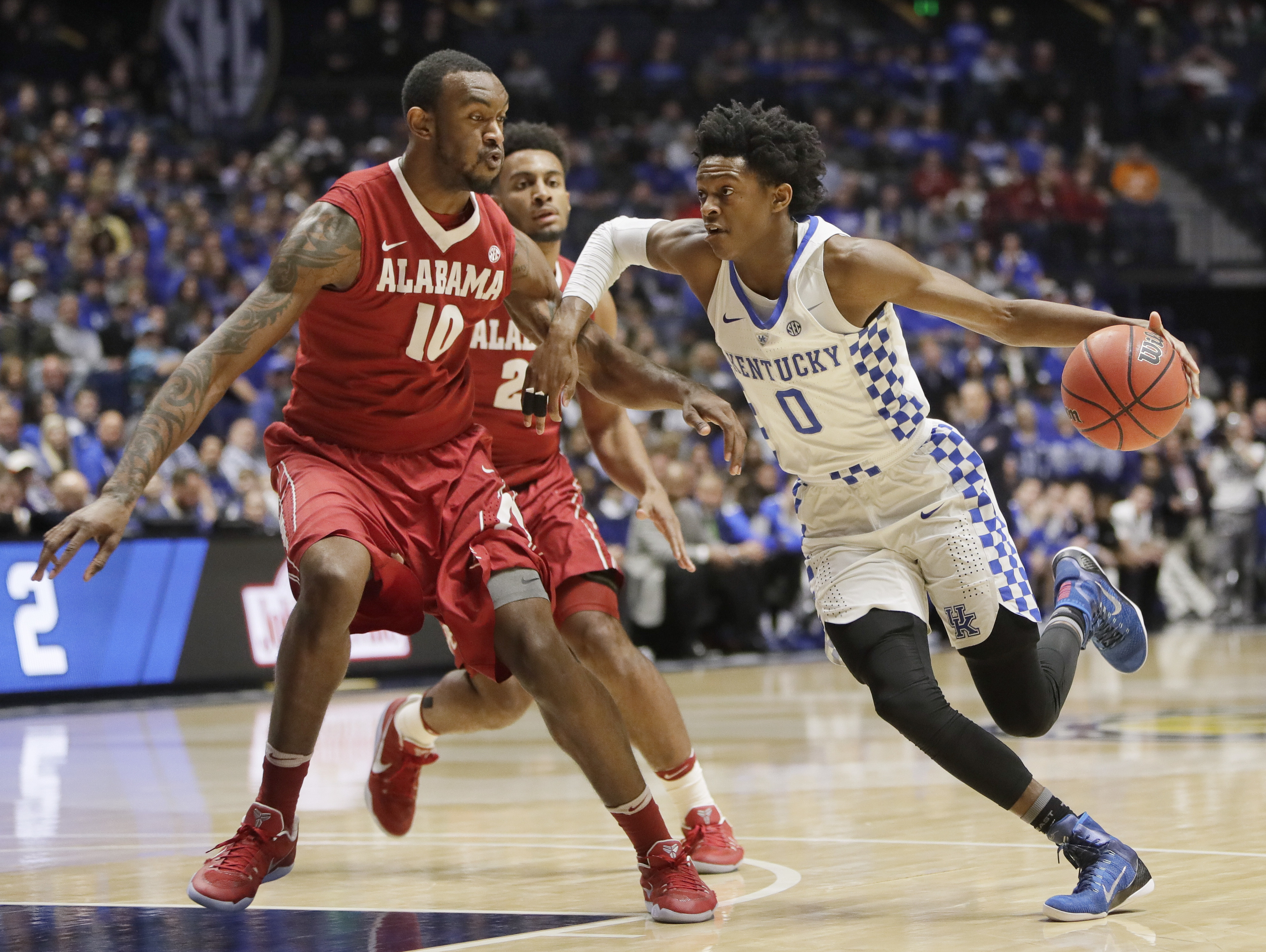 No. 8 Kentucky outlasts Alabama 79-74 in SEC semifinal