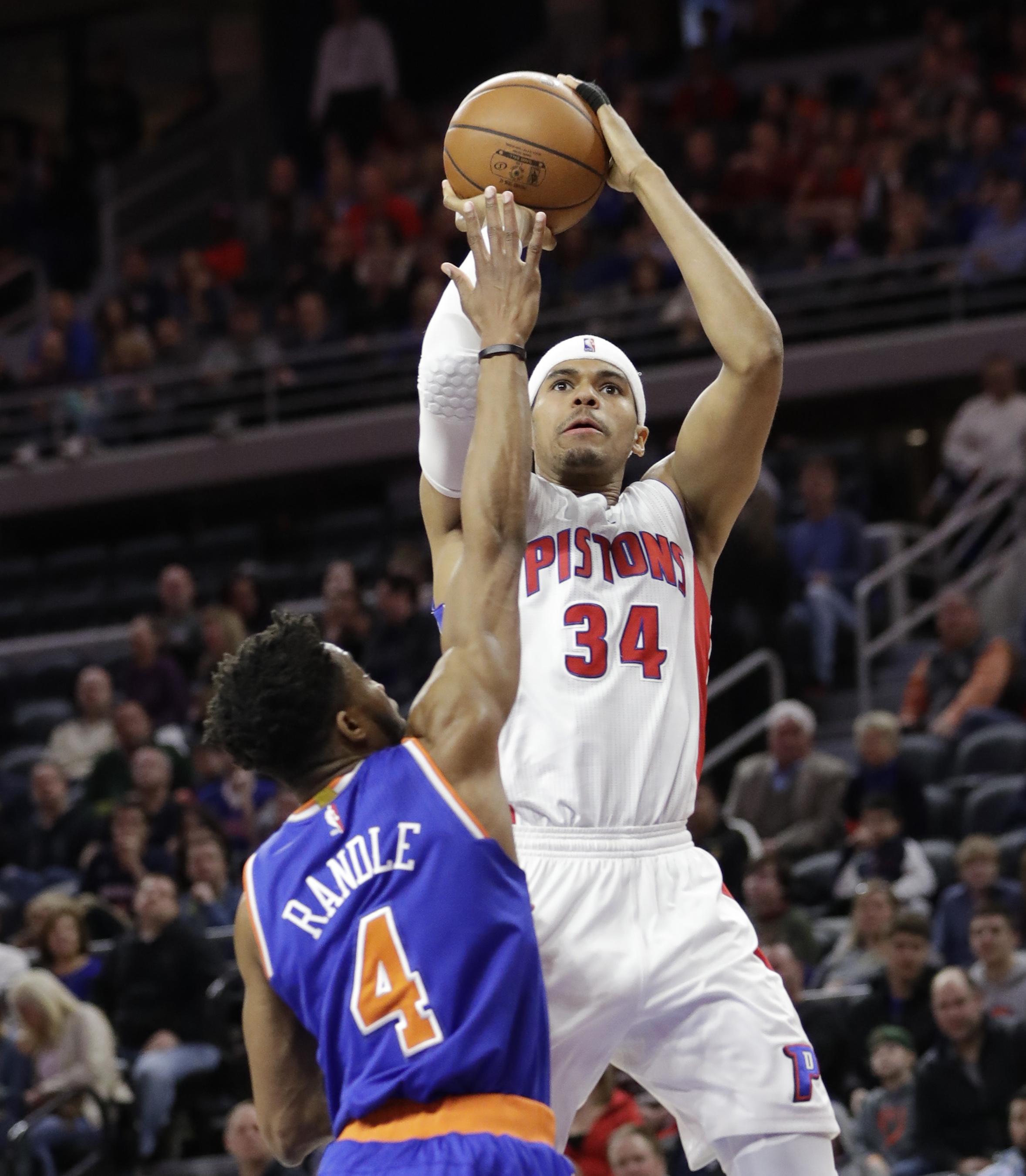 Fast start lifts Pistons to easy 112-92 win over Knicks