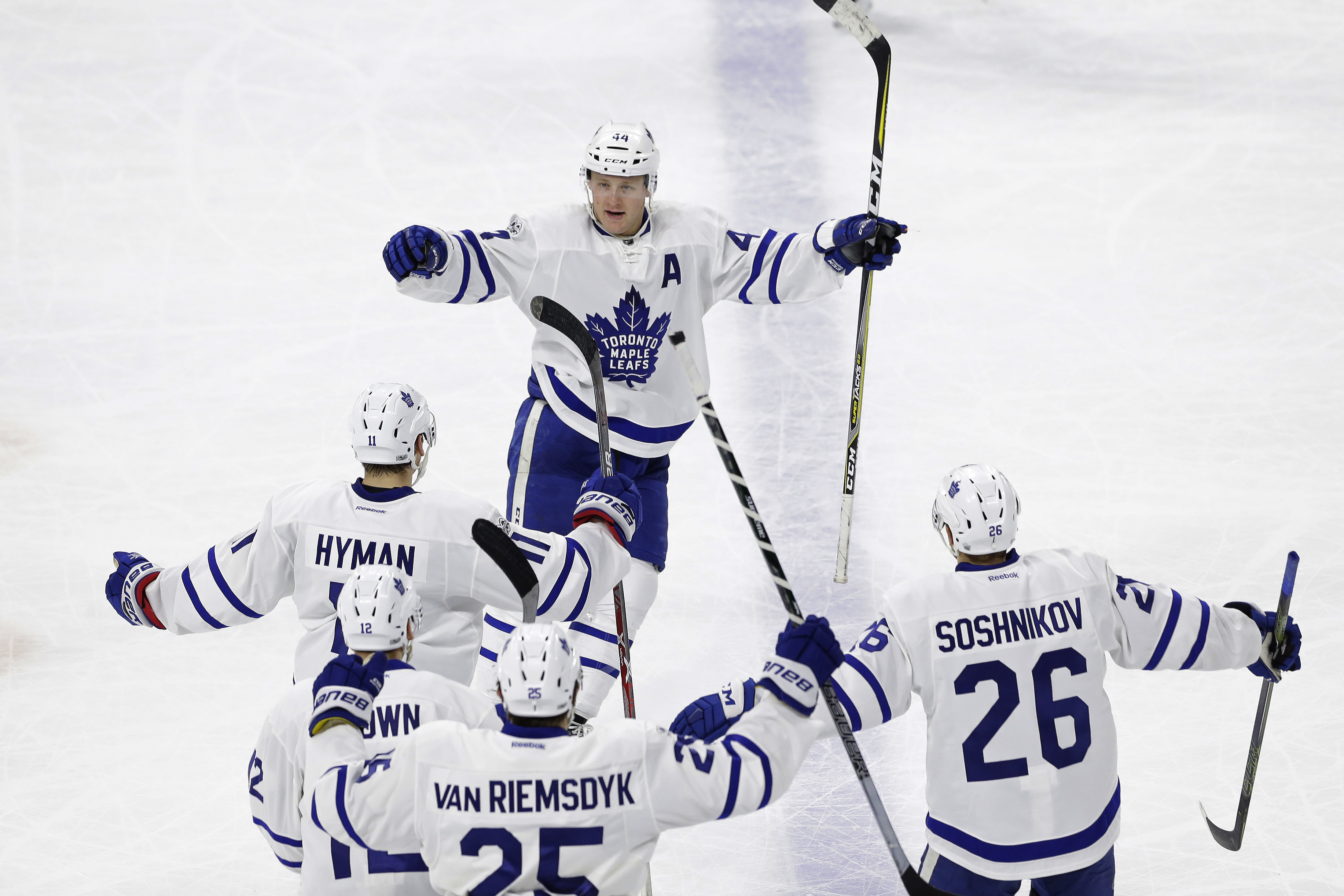 Rielly scores in OT to lift Maple Leafs over Hurricanes