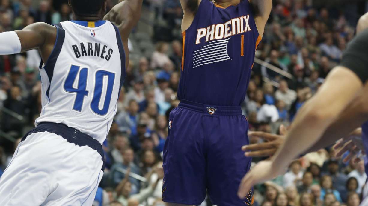Devin Booker hits winning shot, Suns beat Mavericks 100-98