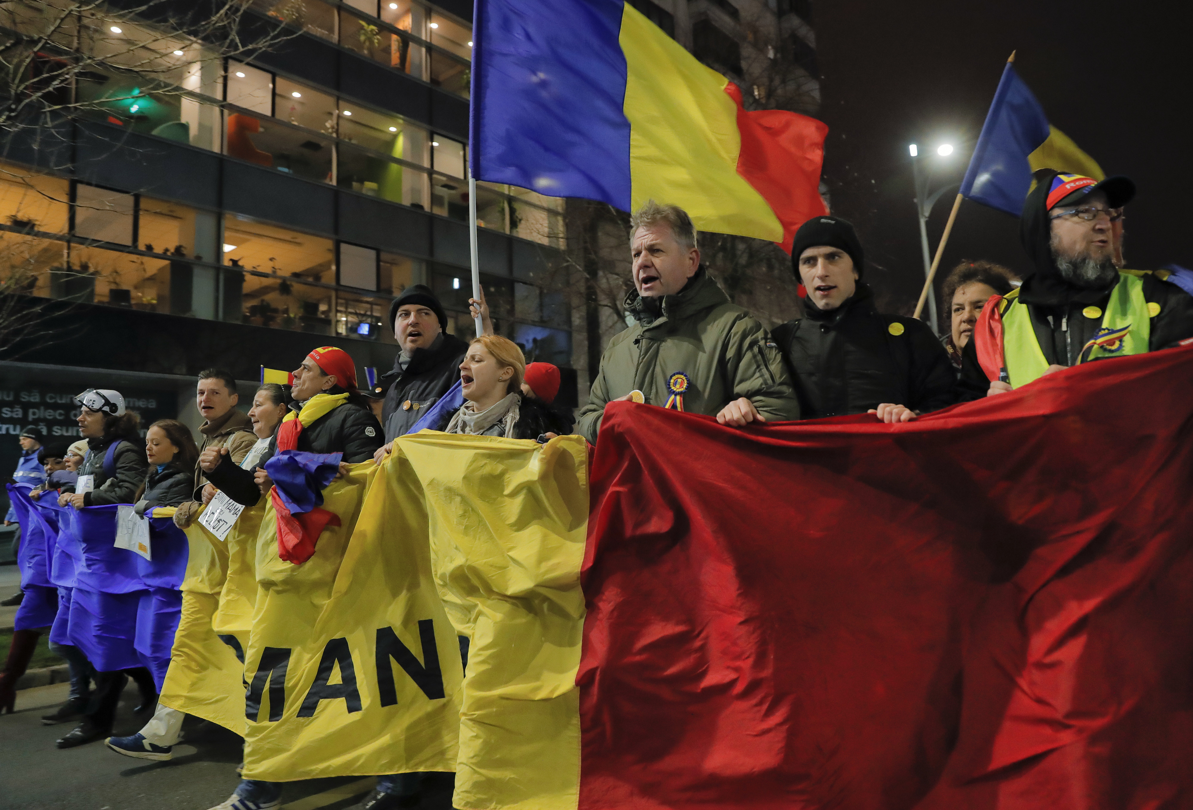 Romania: 2,000 march in support of anti-corruption fight