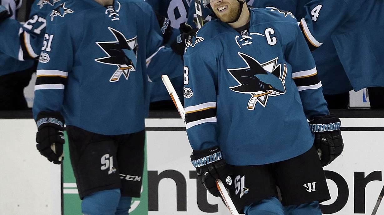 Pavelski's 2 goals lead Sharks past Stars 5-1