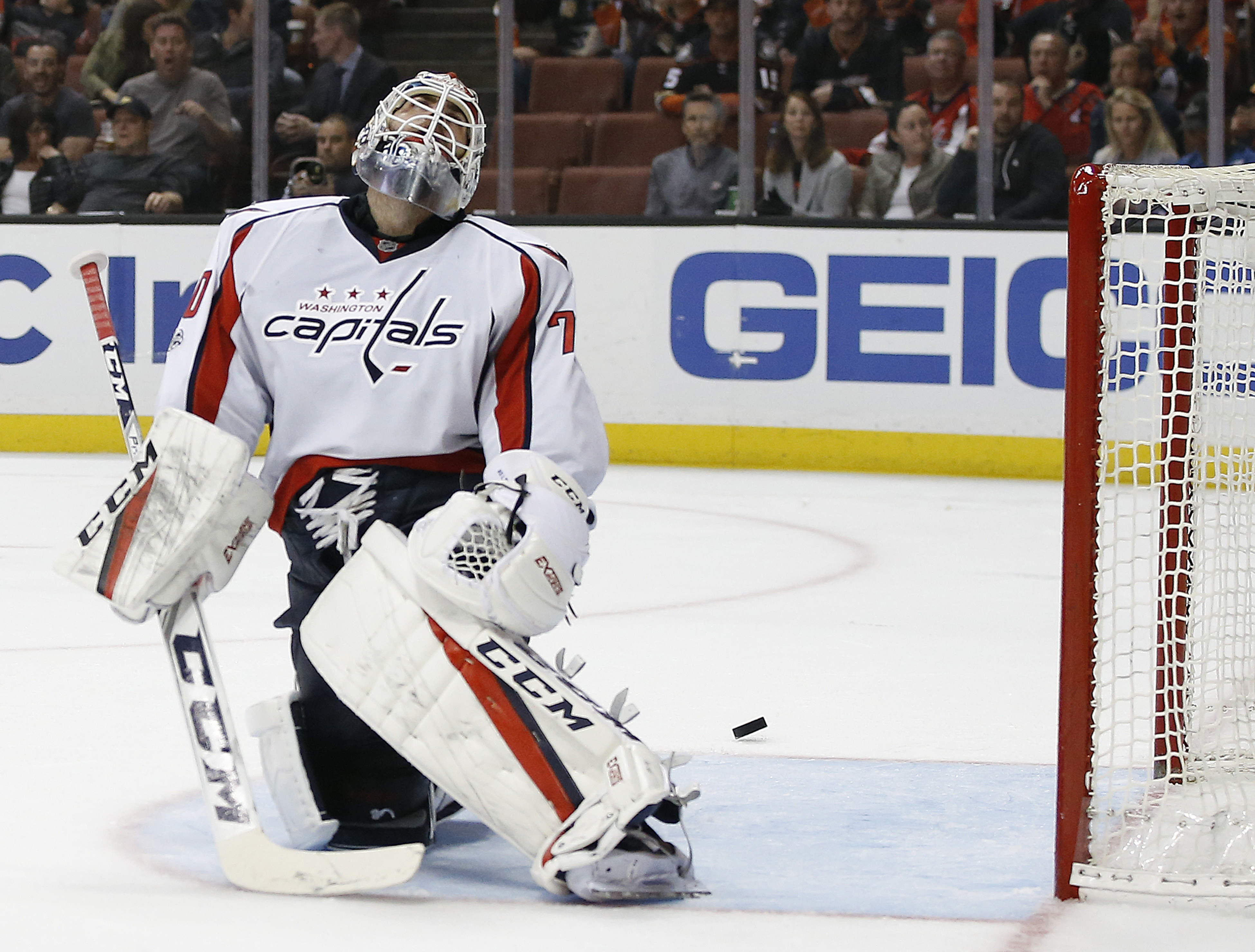 Ducks send slumping Caps to 4th straight loss, 5-2