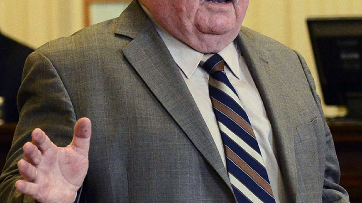 Brash Maine defense lawyer in Zumba brothel case dies at 79