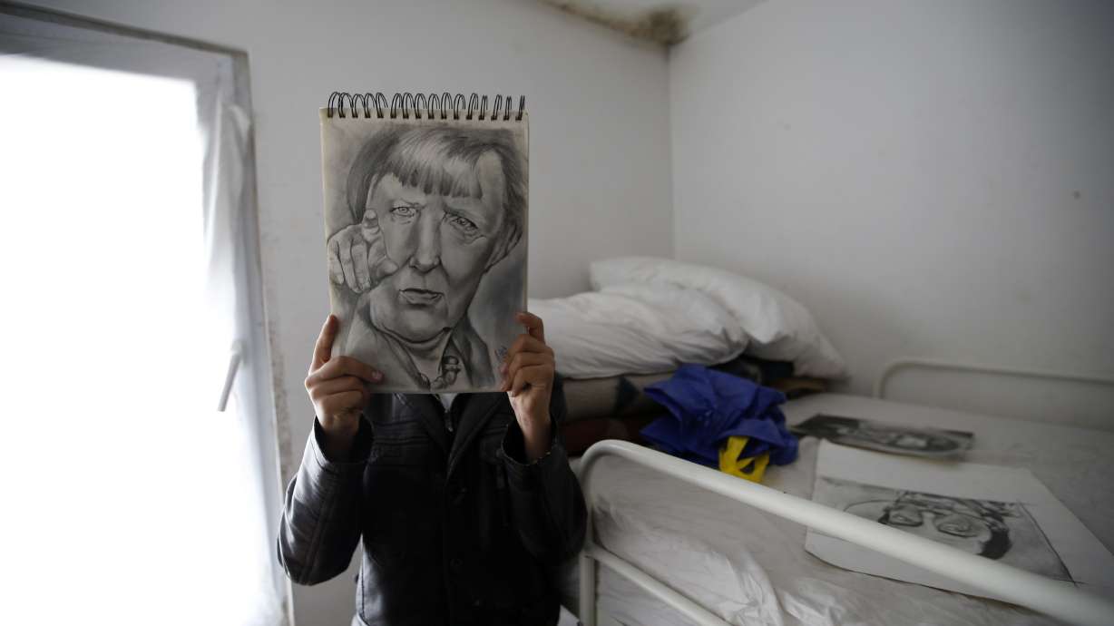 'Little Picasso' draws admiration in squalid Serbian camp