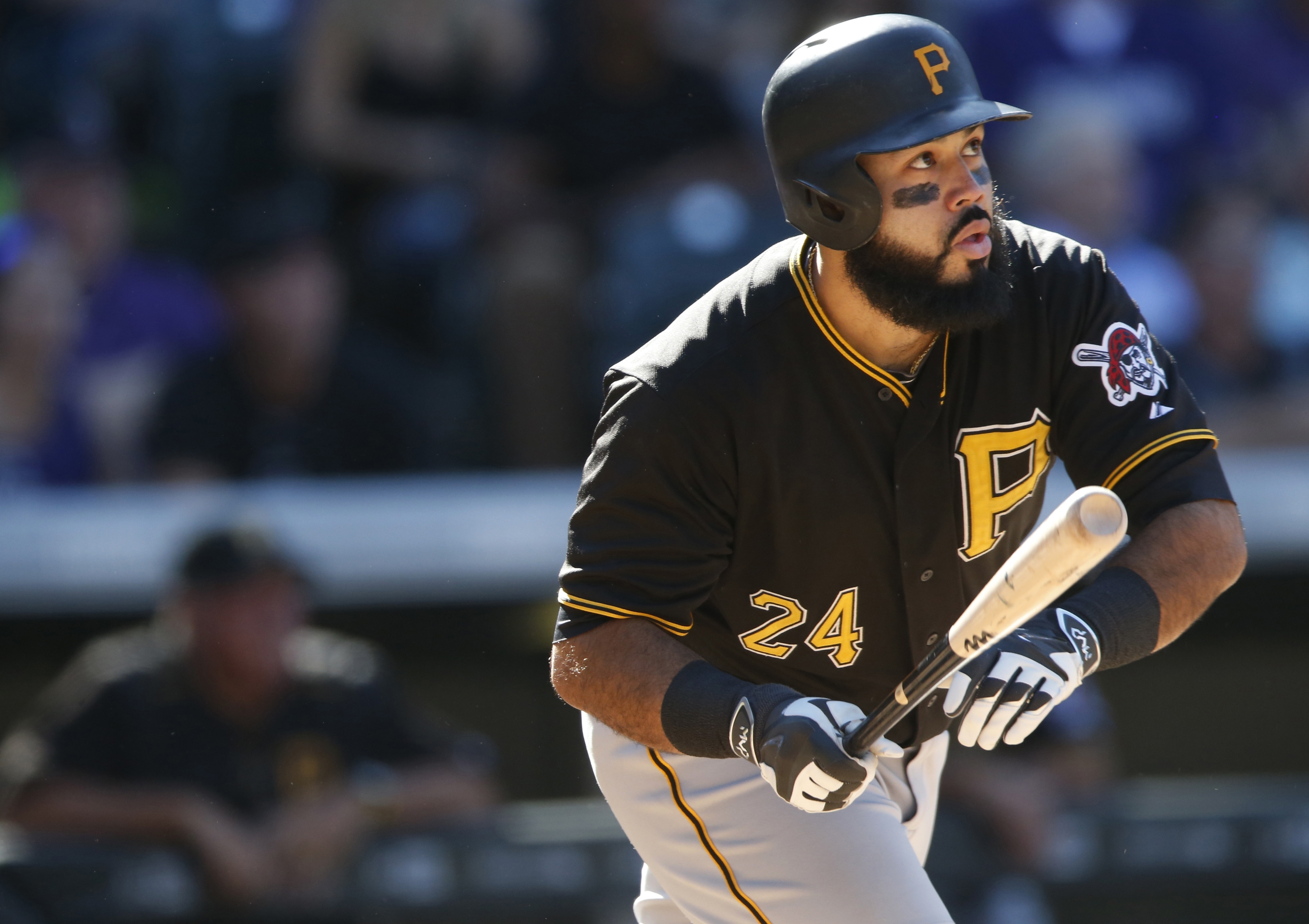 Pedro Alvarez returns to Orioles as an outfielder
