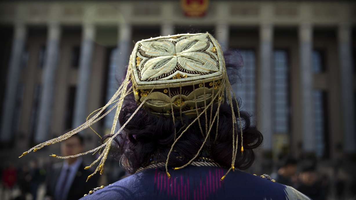 Tiny moments, details define China's legislative session