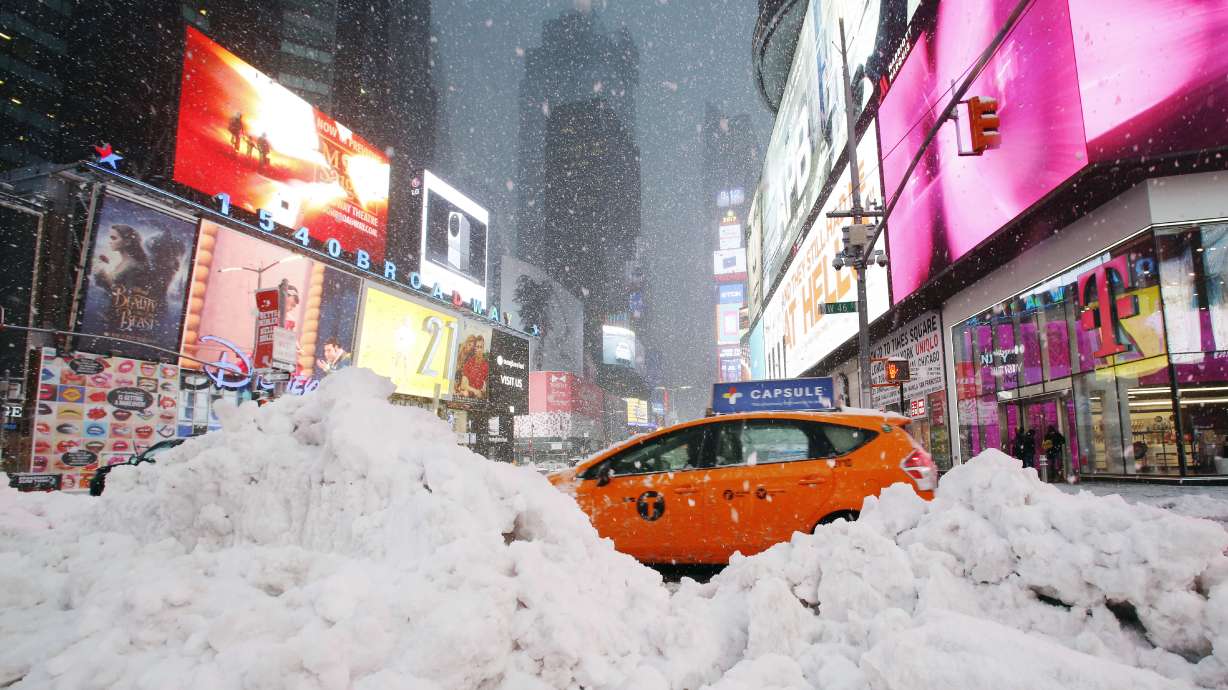 Broadway theaters to stay open Tuesday night despite snow