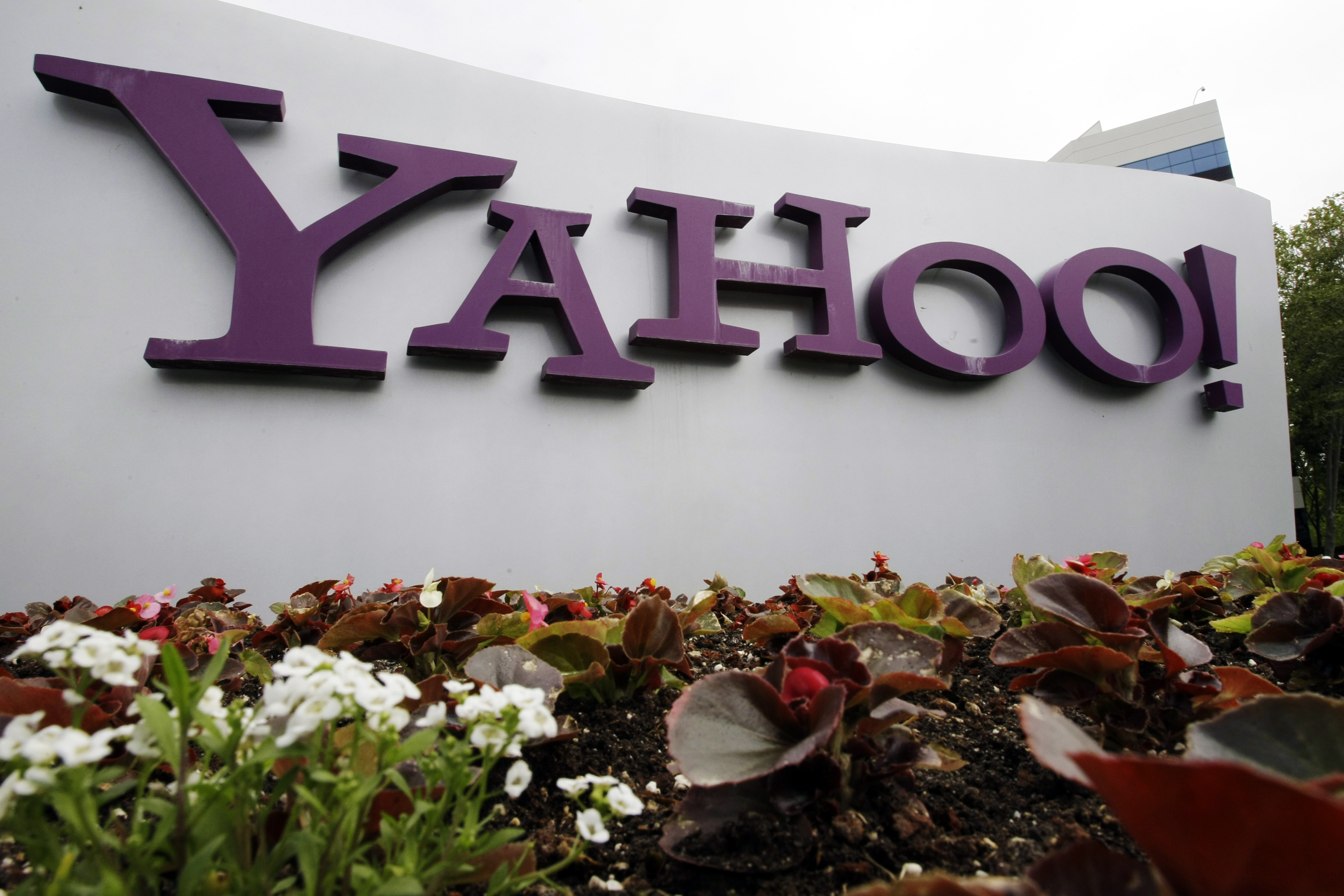 Russian agents, hackers charged in massive Yahoo breach
