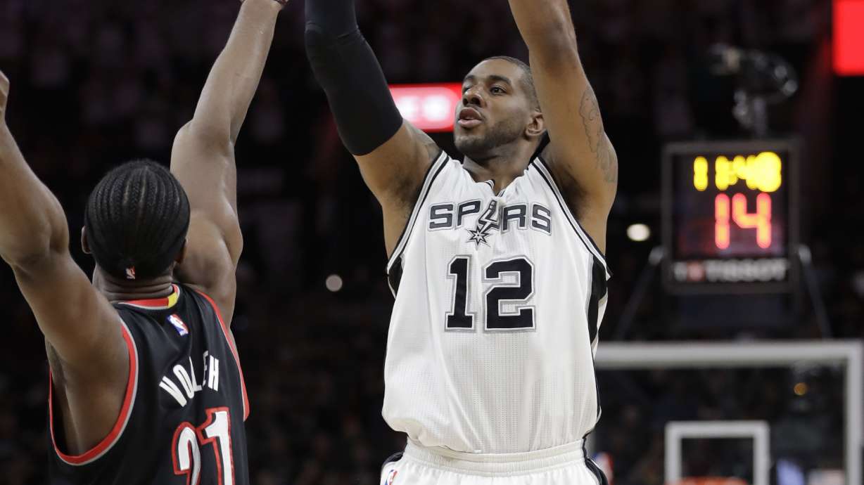 Lillard's 36 spoil Aldridge's return as Blazers top Spurs