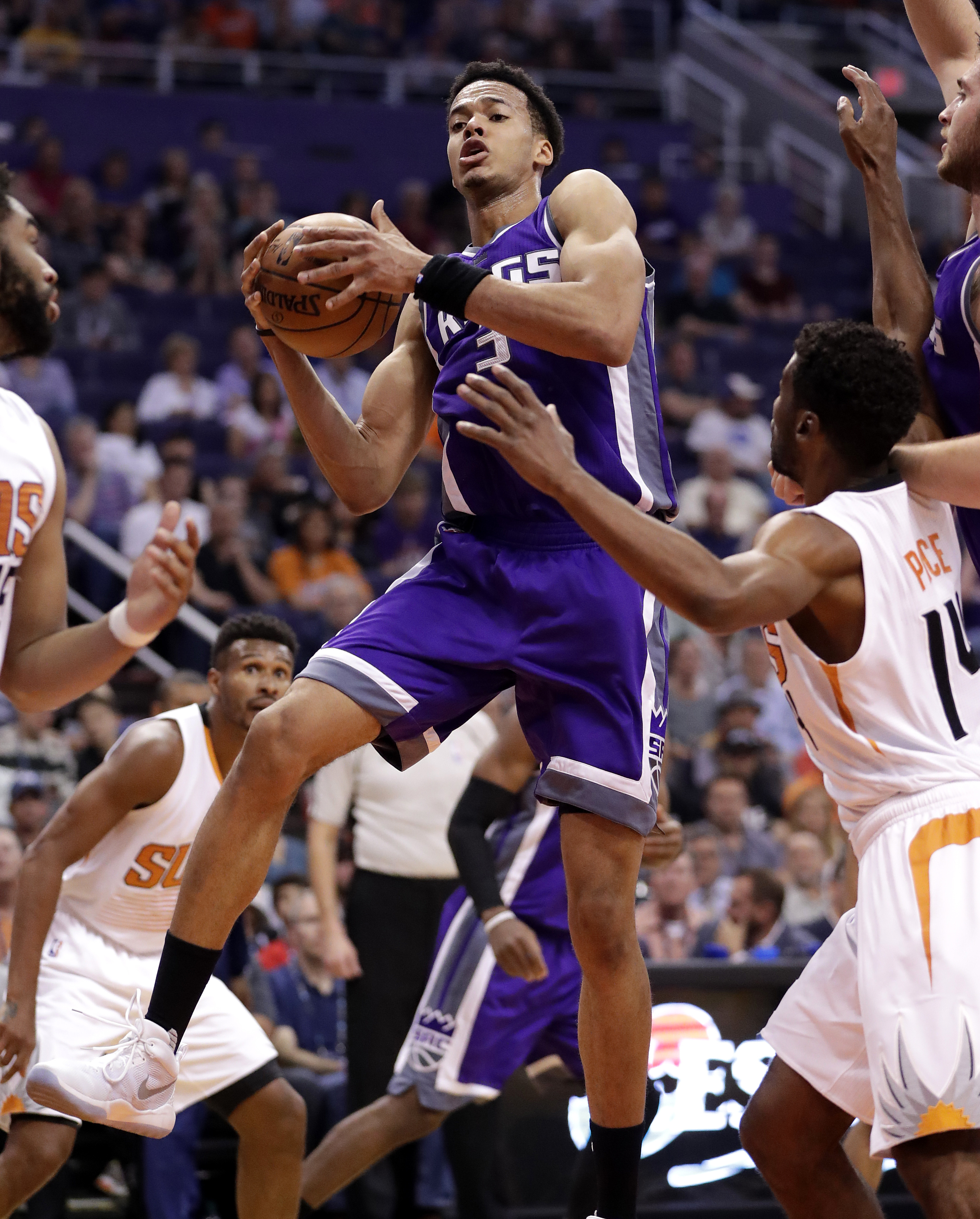Labissiere scores career-high 32, Kings beat Suns 107-101