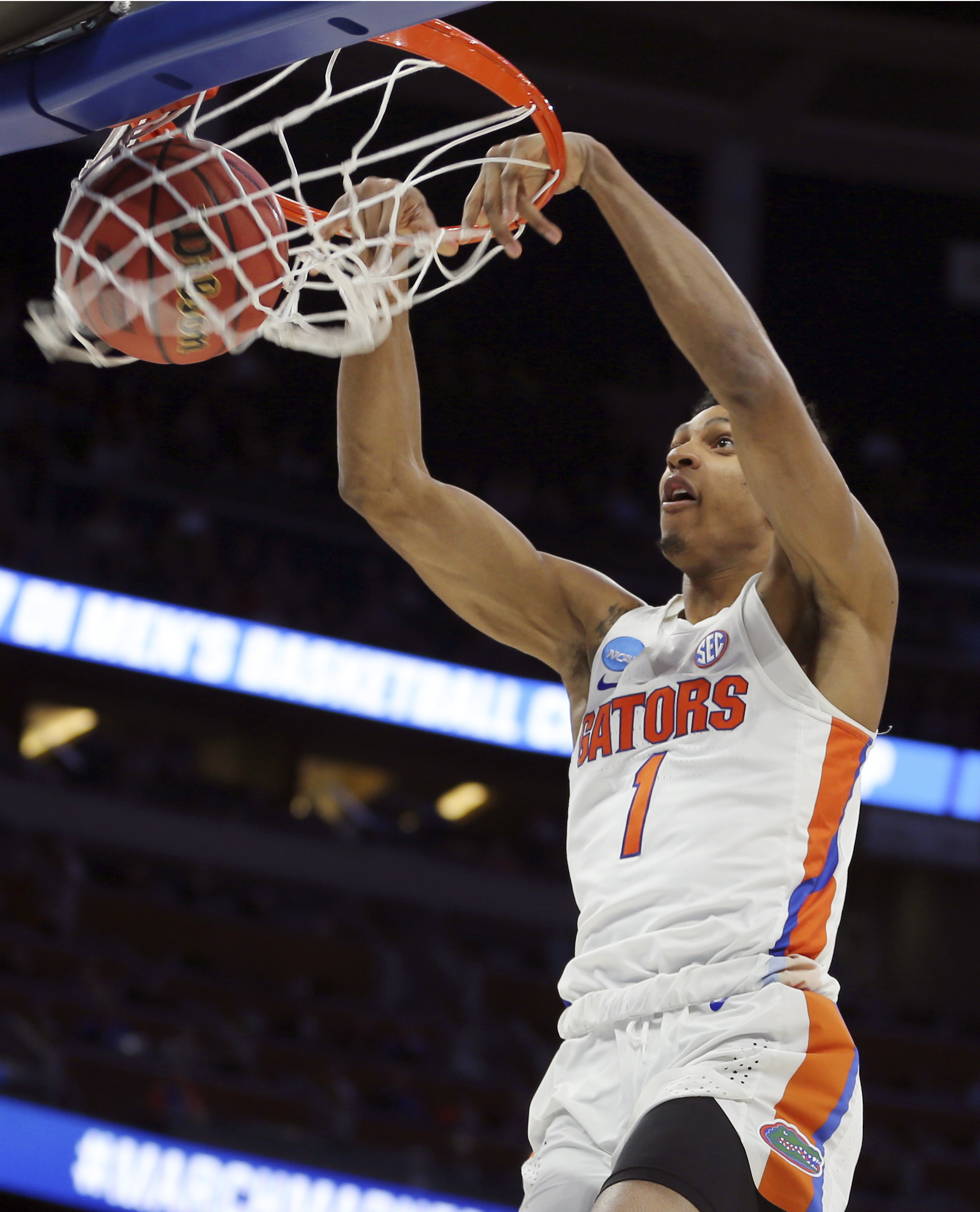Robinson gets hot, No. 4 seed Florida beats ETSU 80-65