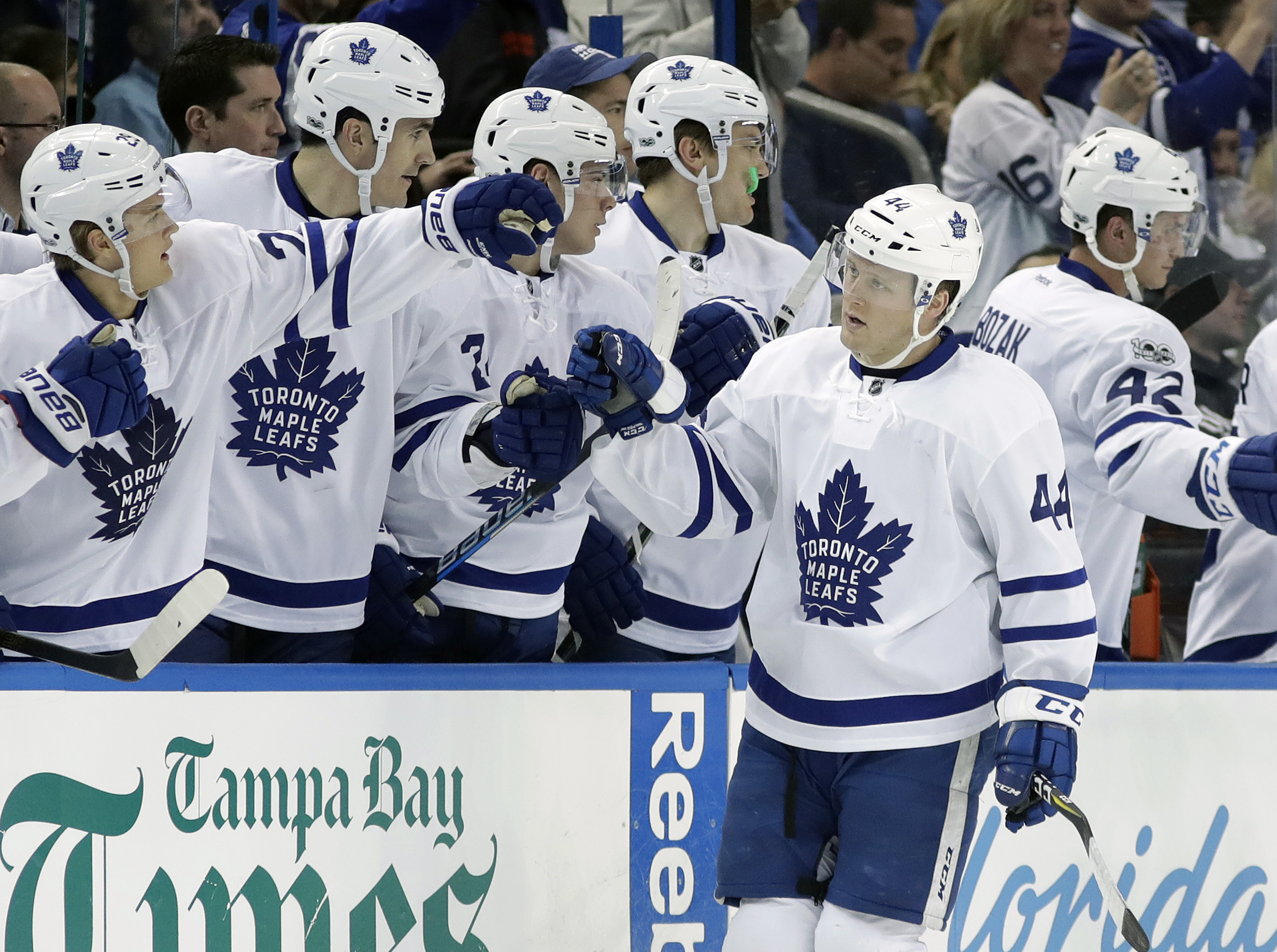 Four-goal second period lifts Maple Leafs past Lightning 5-0
