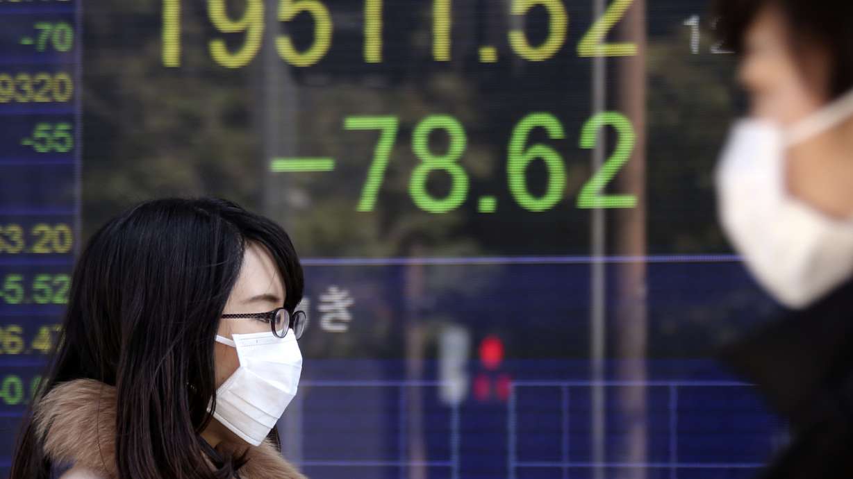 S&P 500 limps to the finish line in another winning week