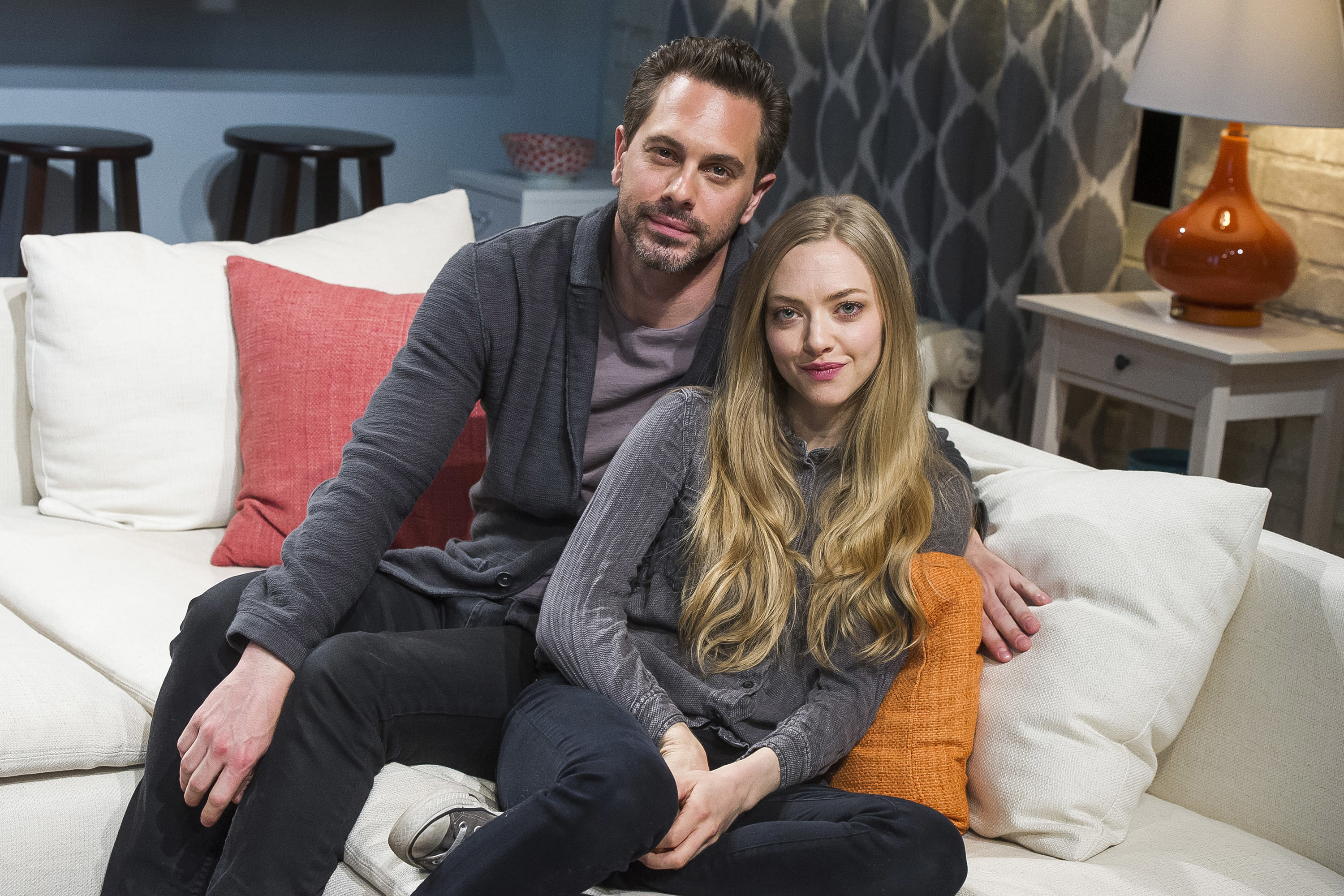 Amanda Seyfried marries CBS sitcom star Thomas Sadoski