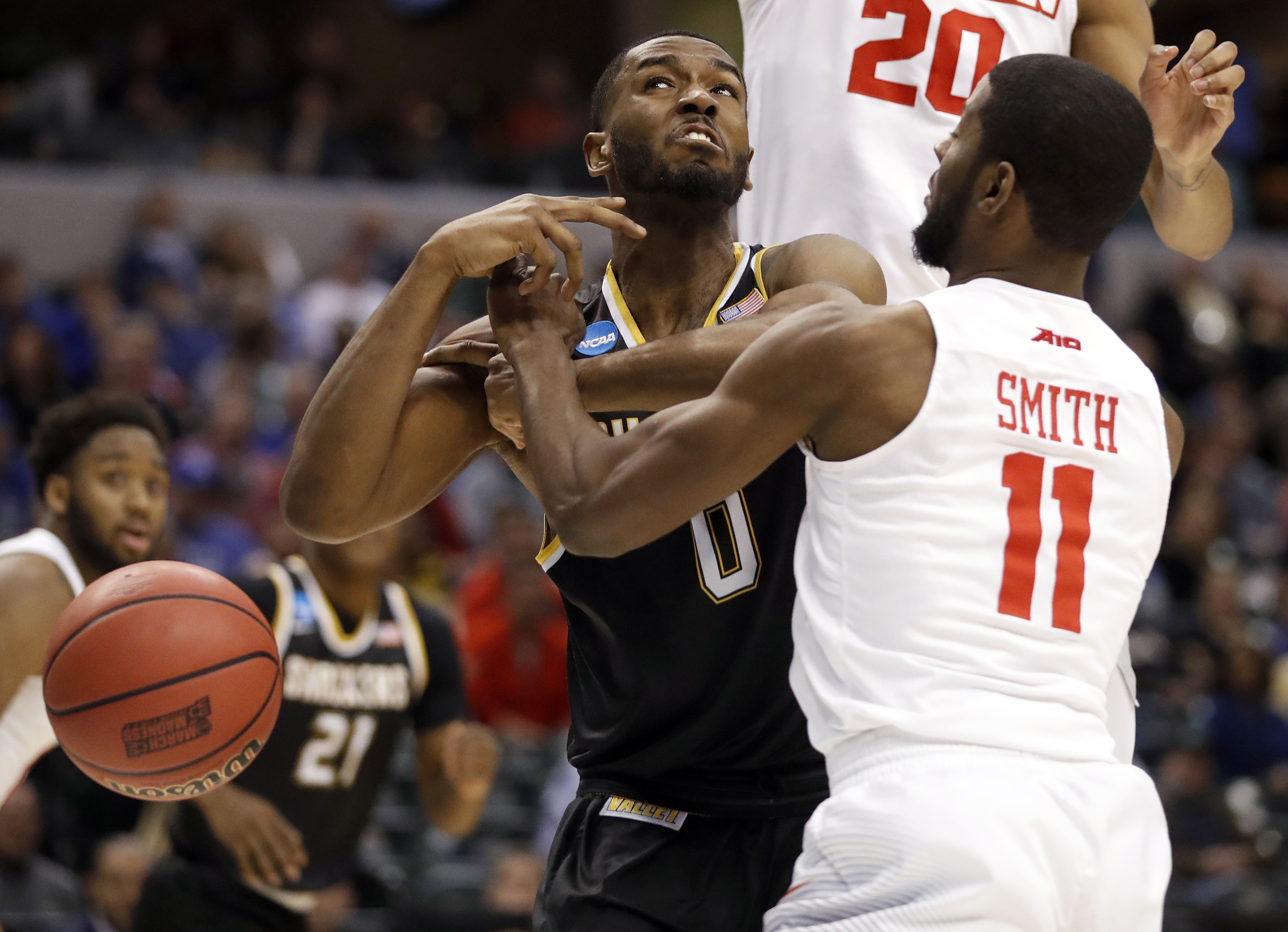 Shockers clamp down on Dayton 64-58 in NCAA Tournament