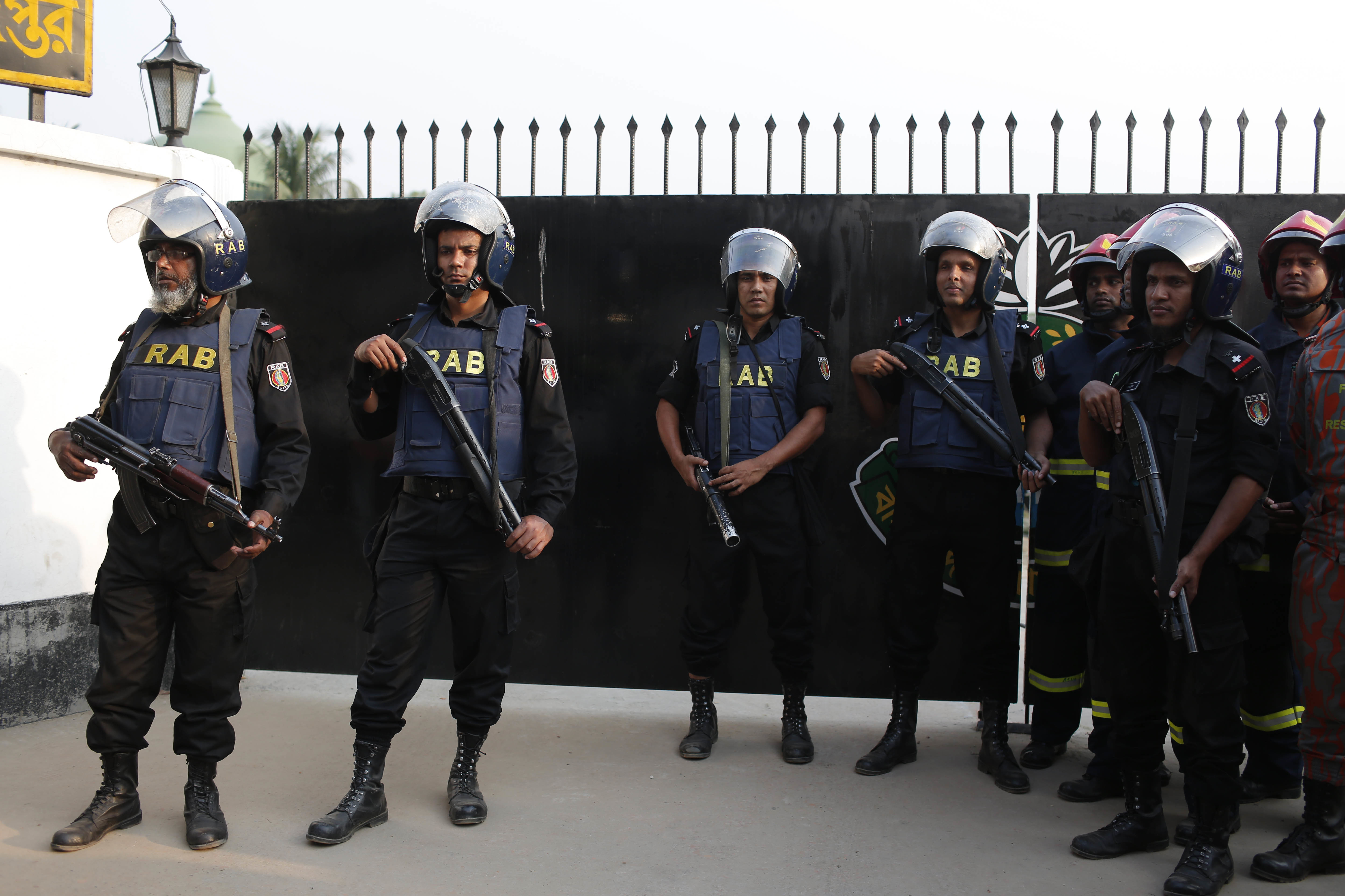 Man carrying explosives killed at checkpoint in Bangladesh