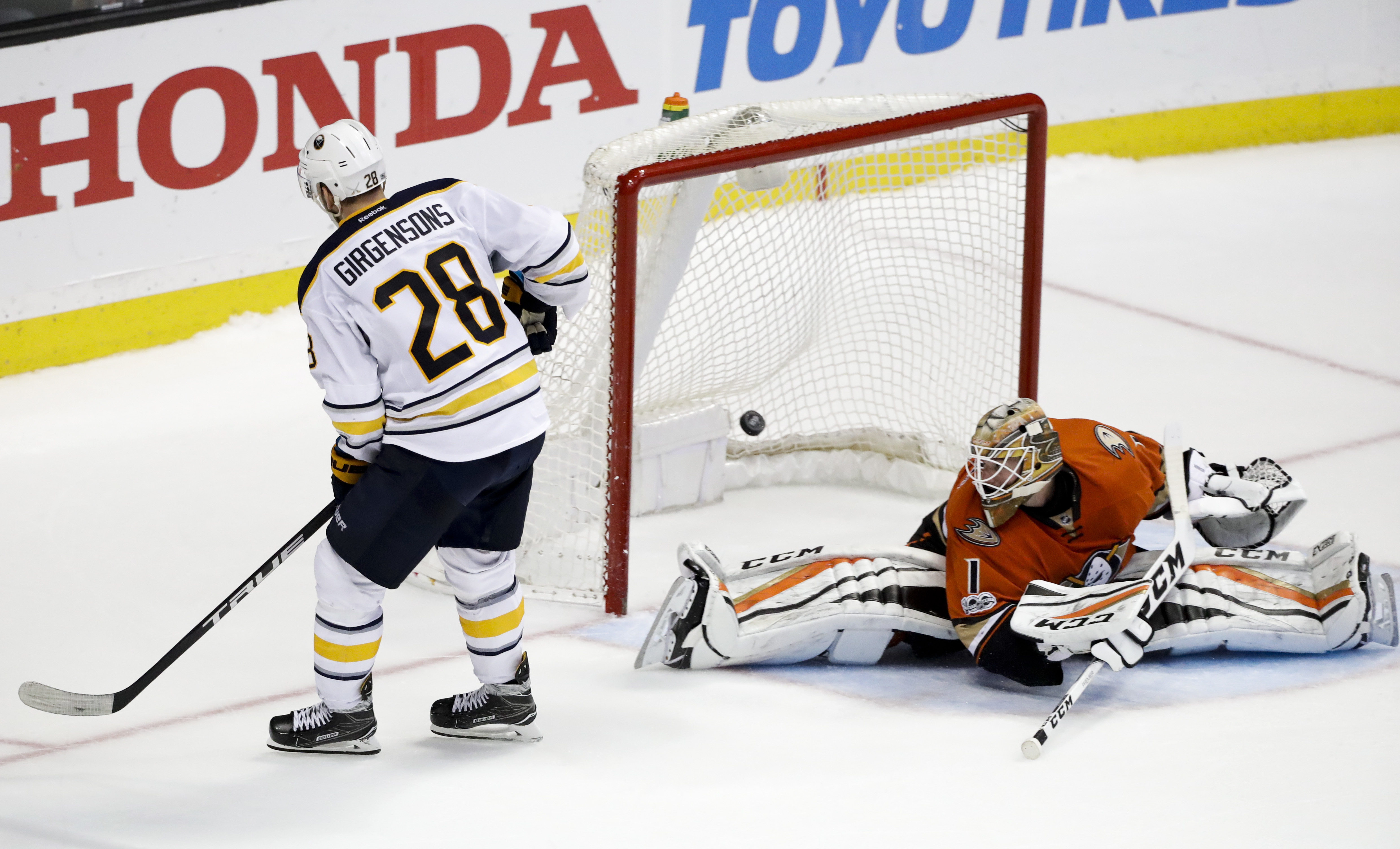 Sabres outlast Ducks in 10-round shootout, win 2-1