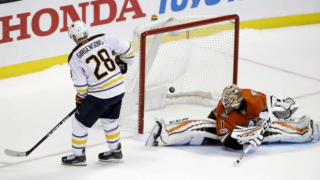 Sabres outlast Ducks in 10-round shootout, win 2-1
