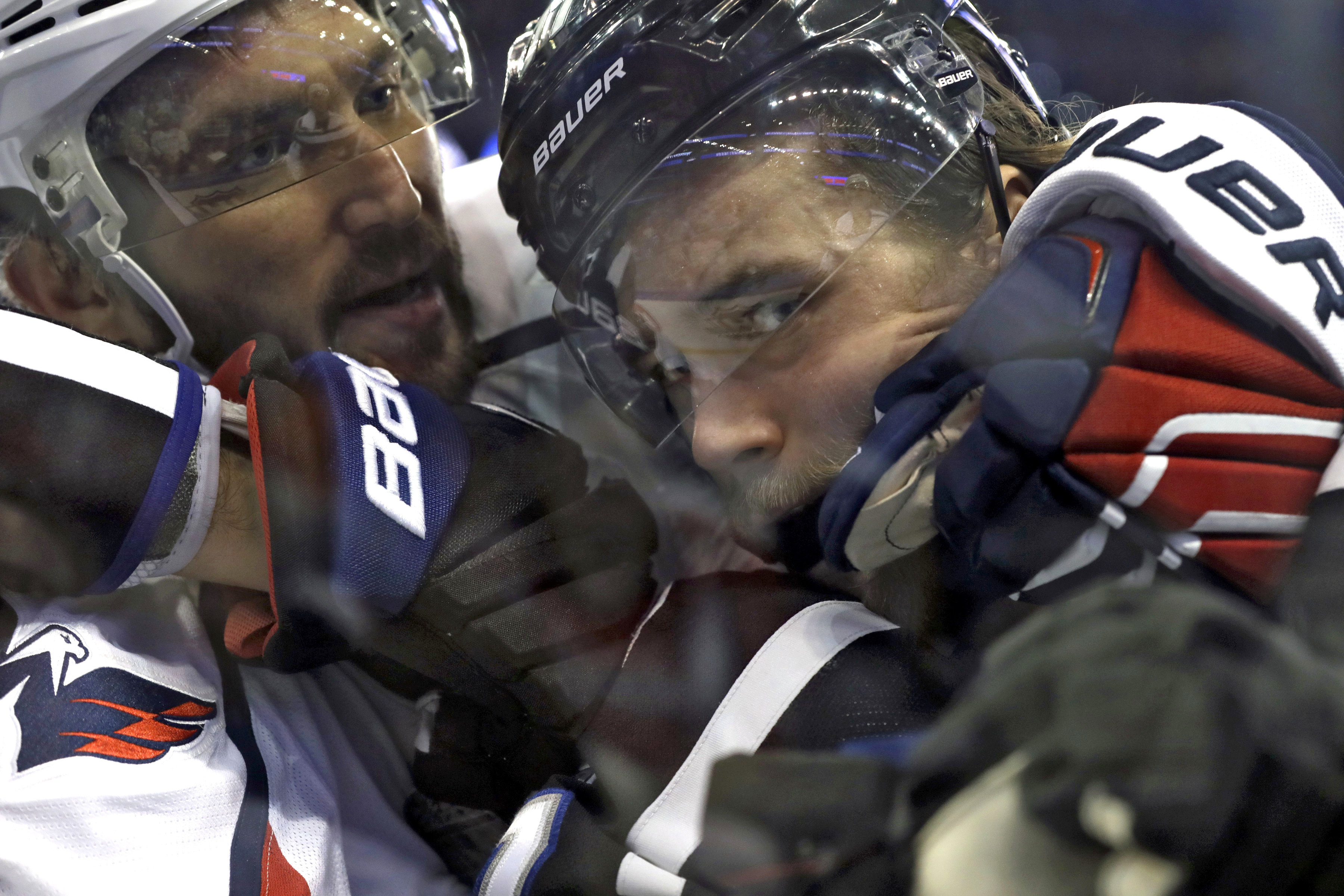 Capitals clinch playoff spot by beating Lightning 5-3