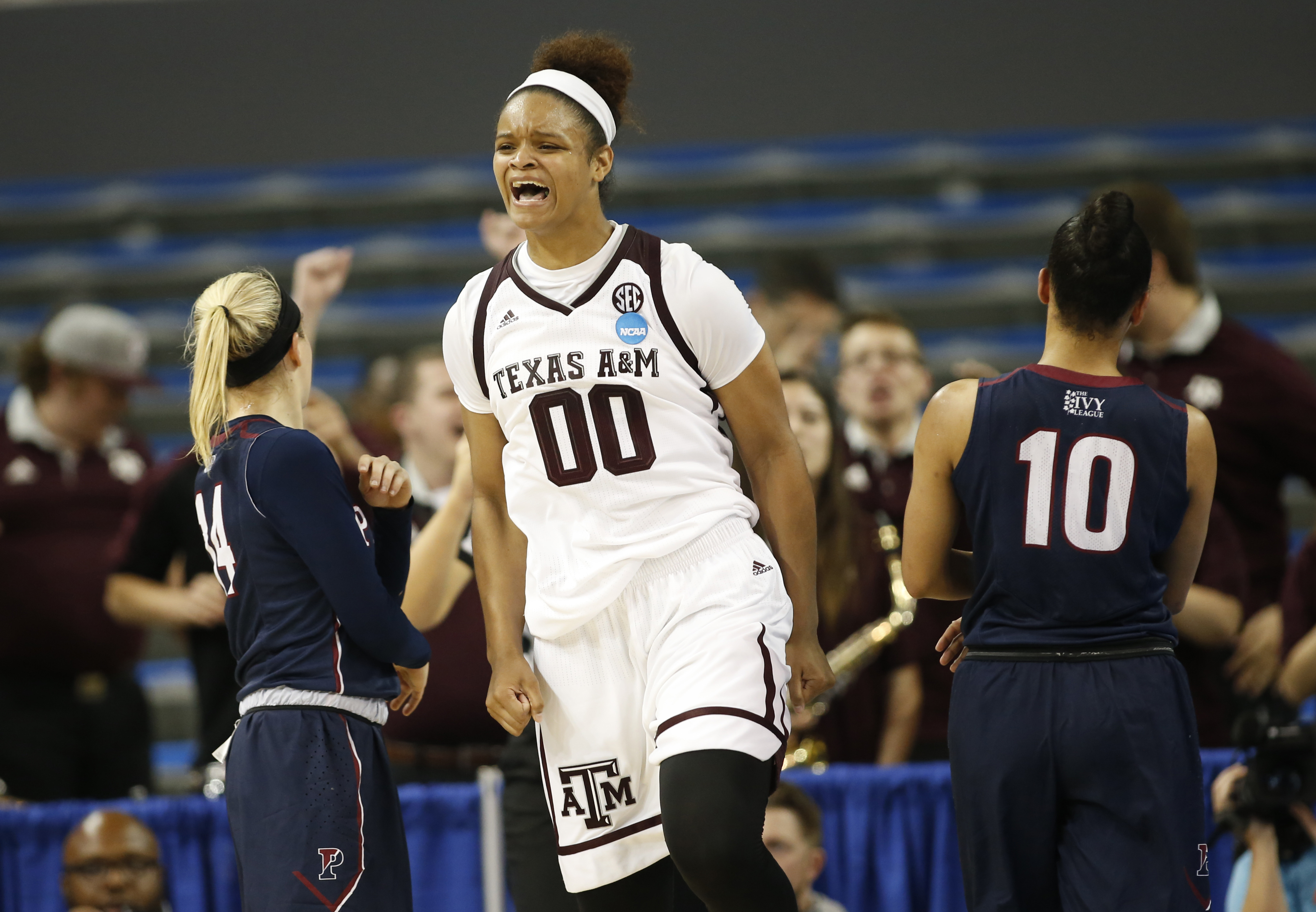 Texas A&M rallies from 21 down to stun Penn