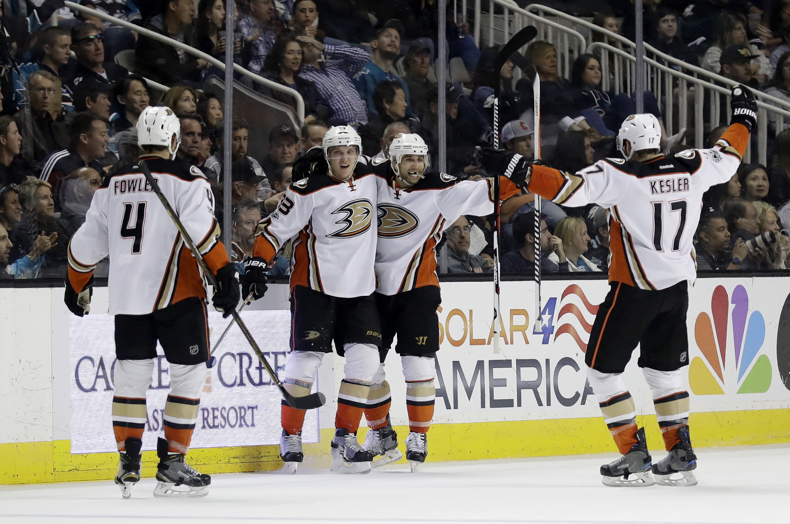 Ducks close in on Sharks in division race with 2-1 victory