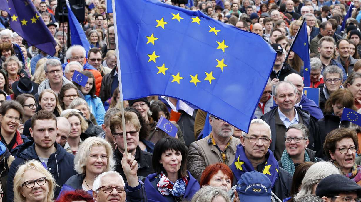 Thousands join rallies pro-Europe rallies across Germany
