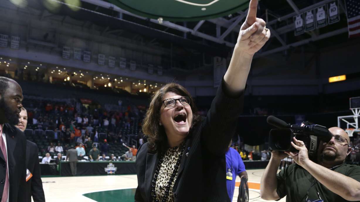 Oregon and Quinnipiac crash women's Sweet 16 field