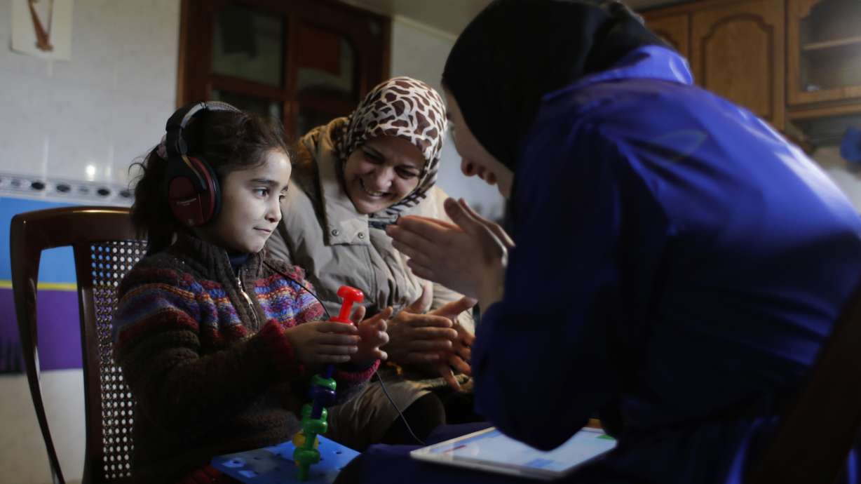 Chicago-based group brings smiles to deaf Syrian children