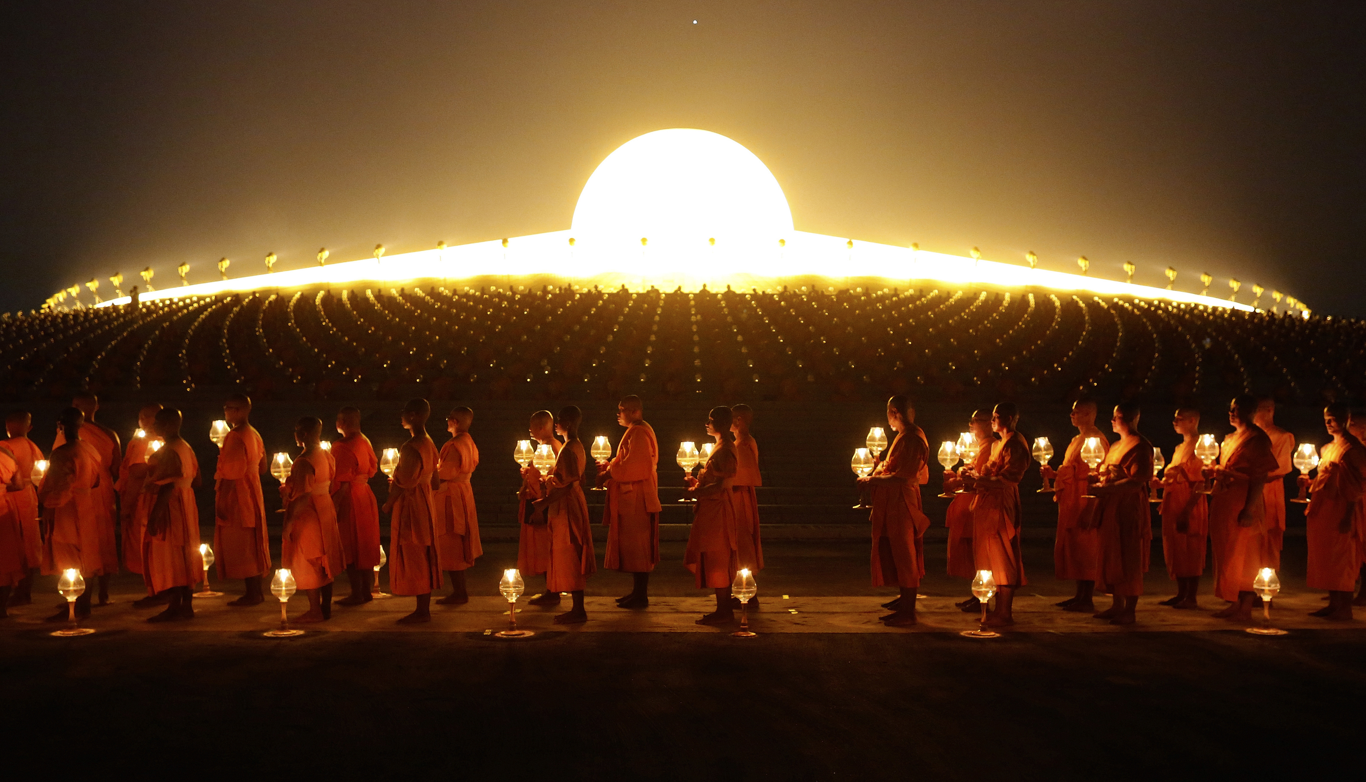 AP Explains: What's behind conflict at sprawling Thai temple