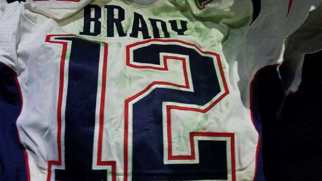 Serial numbers, game photos may help verify Brady jerseys